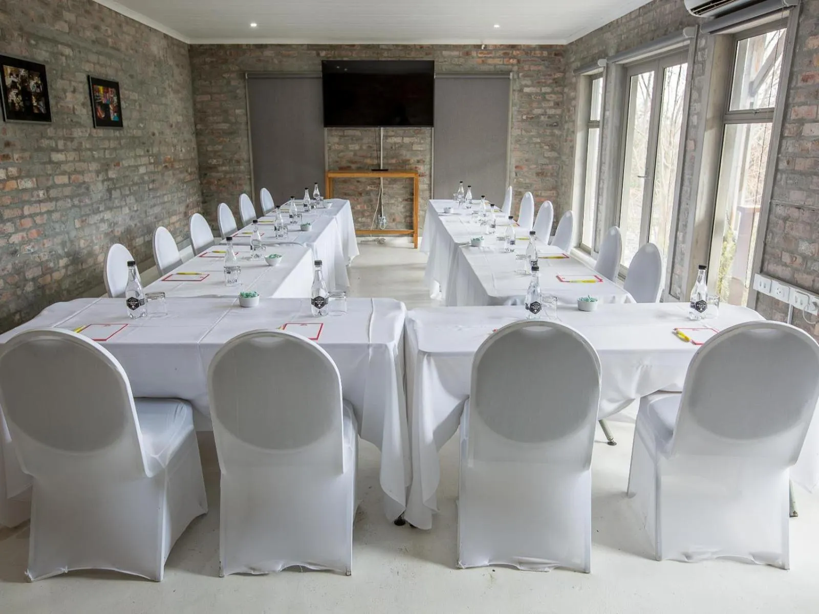 Business facilities in Old Mac Daddy