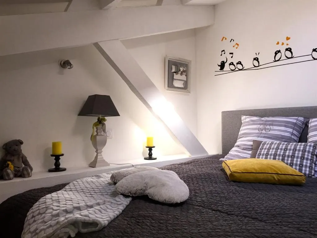 Bedroom, Bed in Clos de la Colombe
