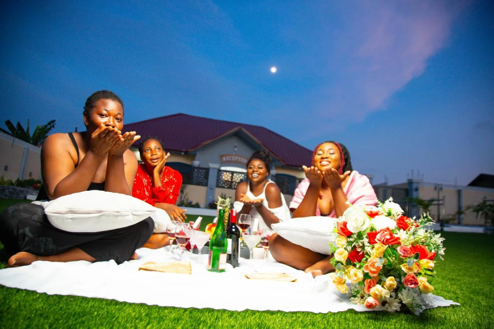 Food and drinks in Bella Ella Hotel & Event Center