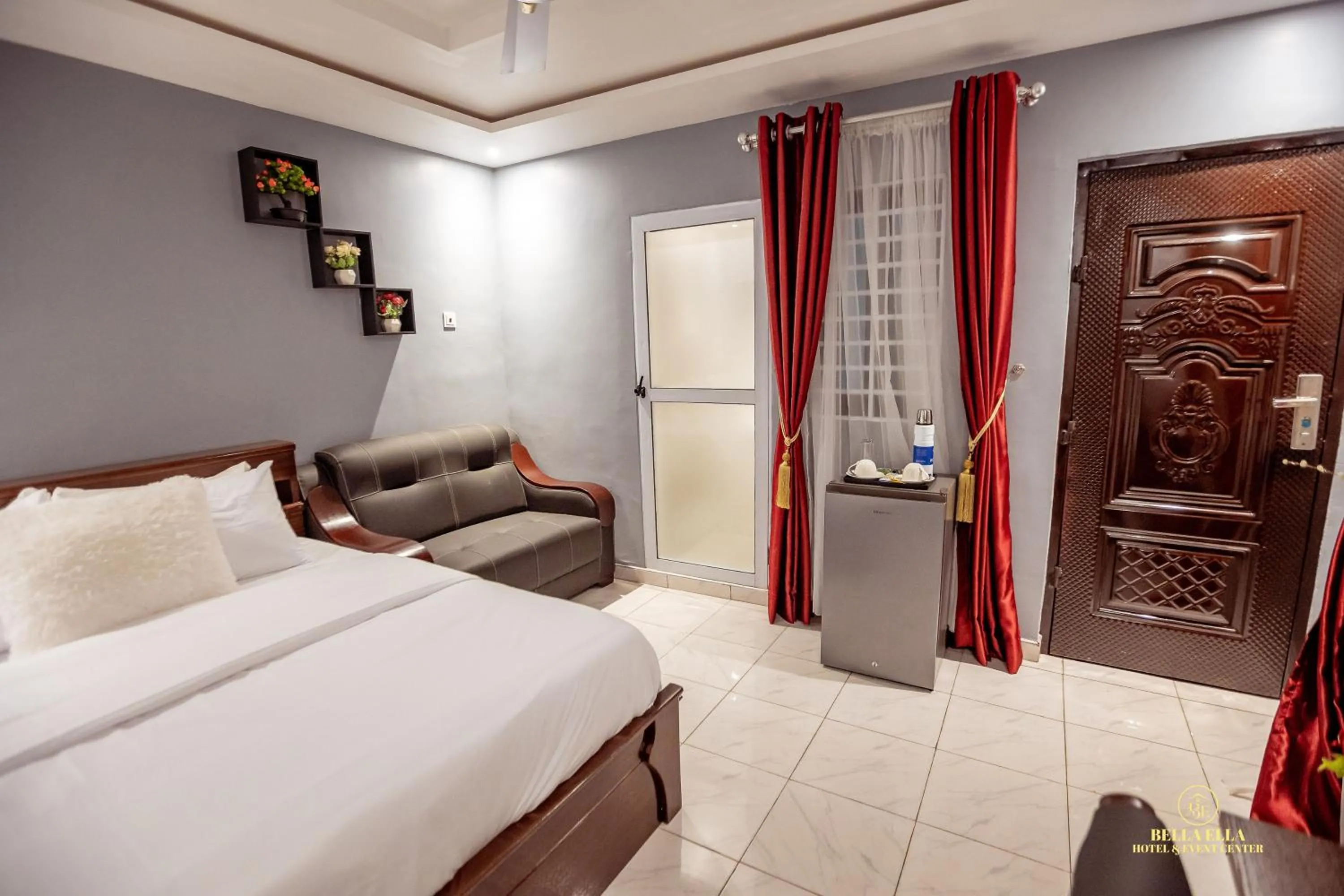 Bed in Bella Ella Hotel & Event Center