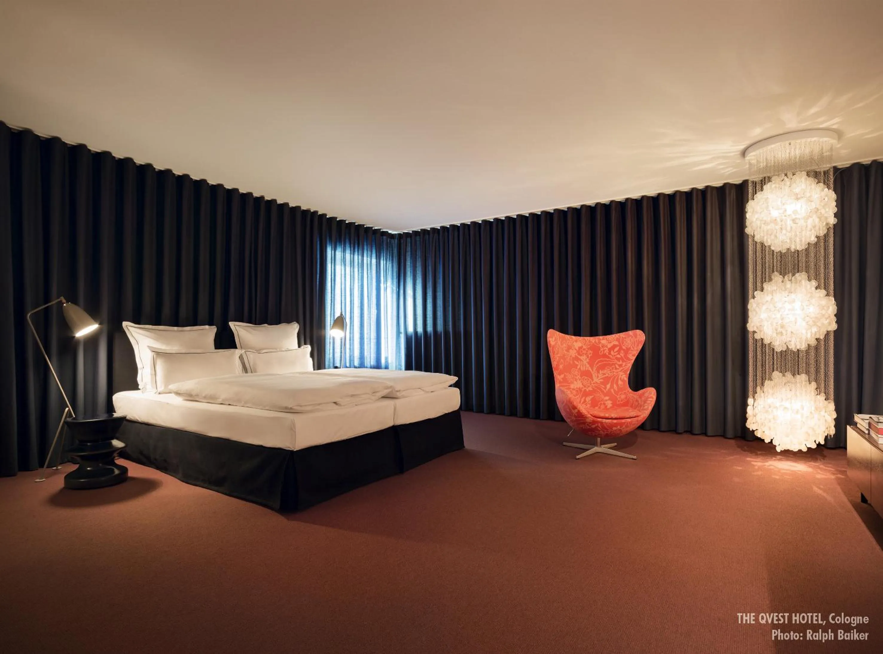 Bed in THE QVEST hideaway