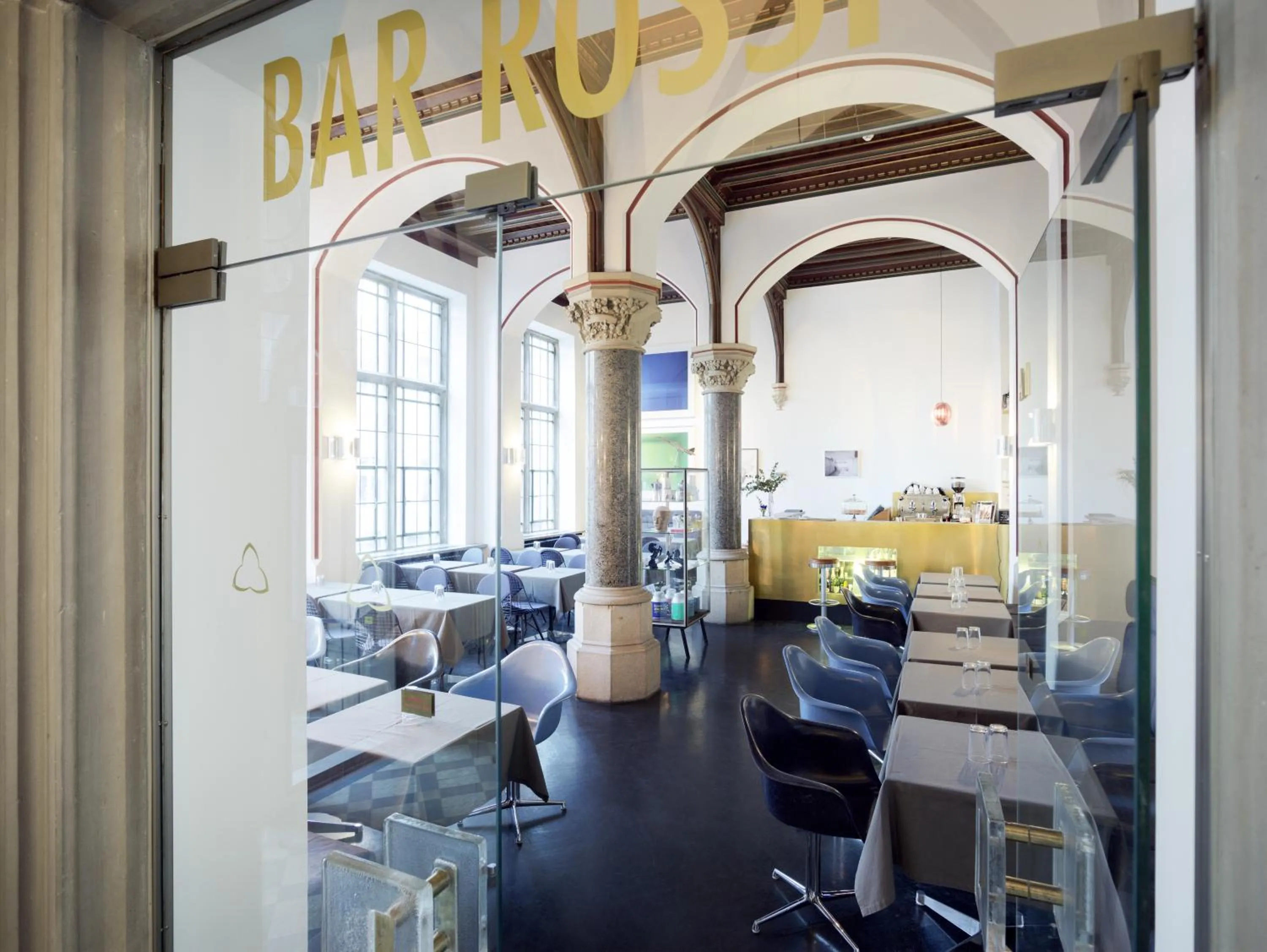 Lounge or bar in THE QVEST hideaway