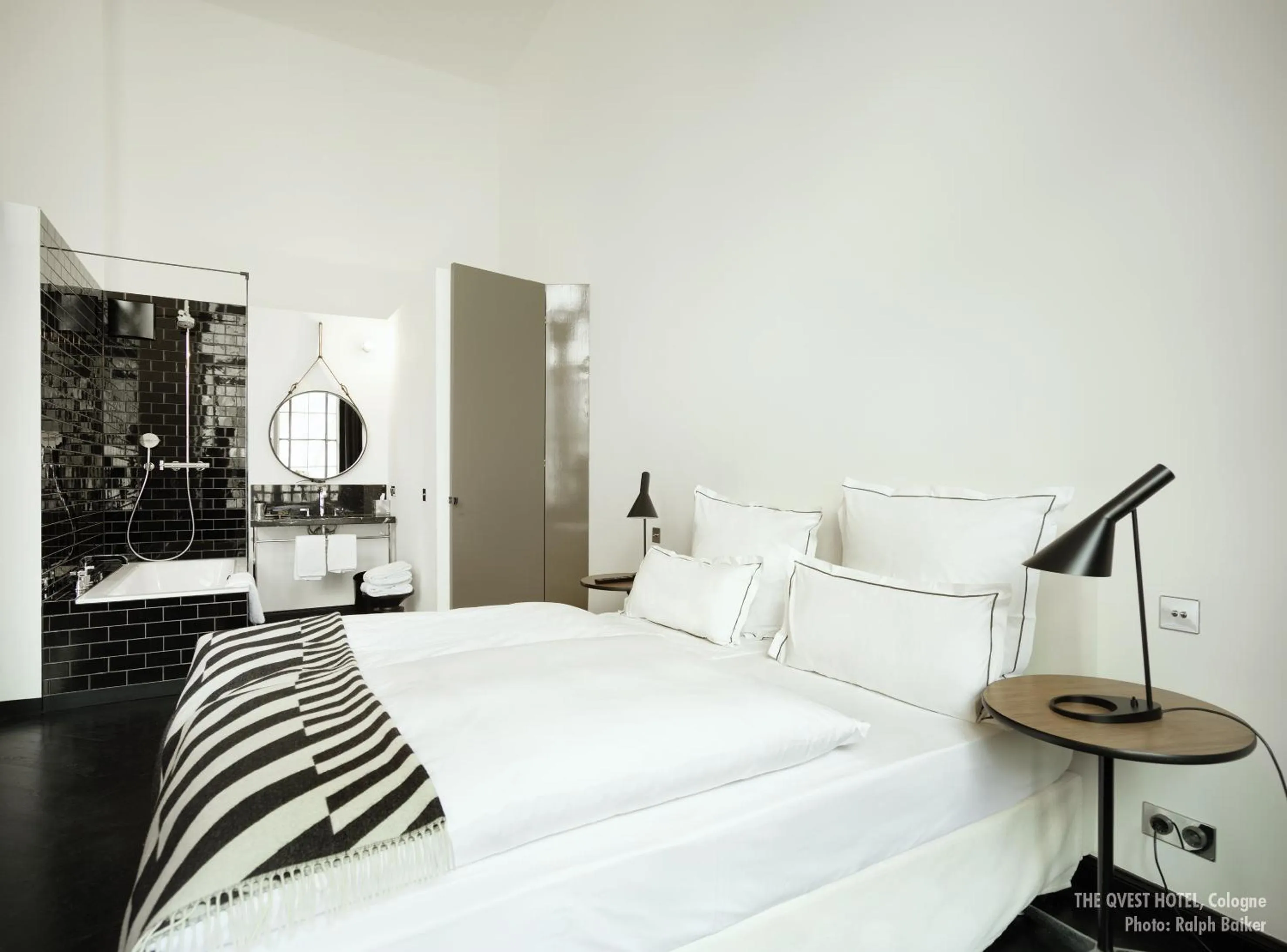 Bed in THE QVEST hideaway