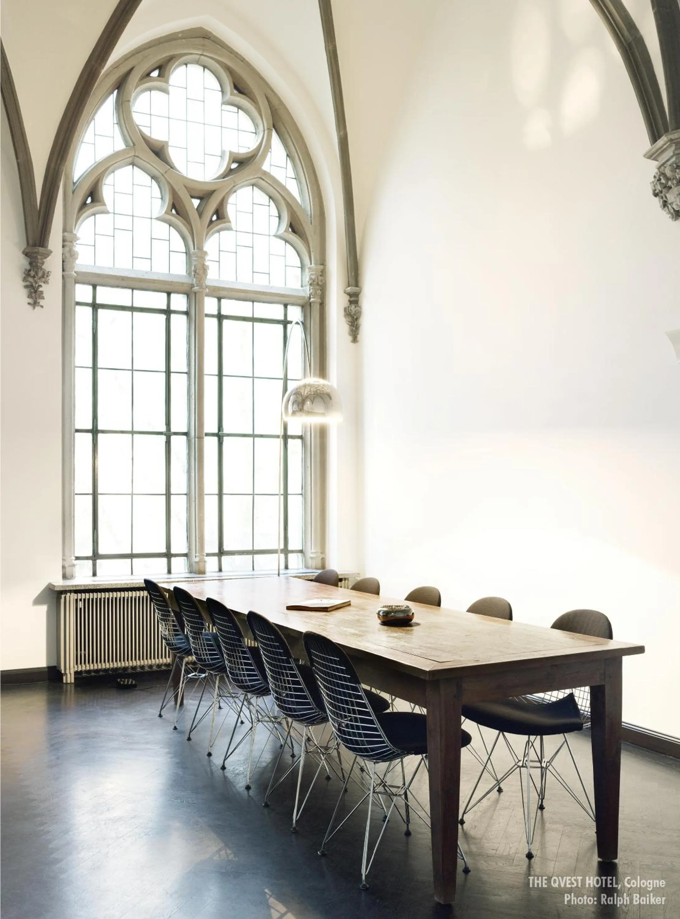 Photo of the whole room in THE QVEST hideaway