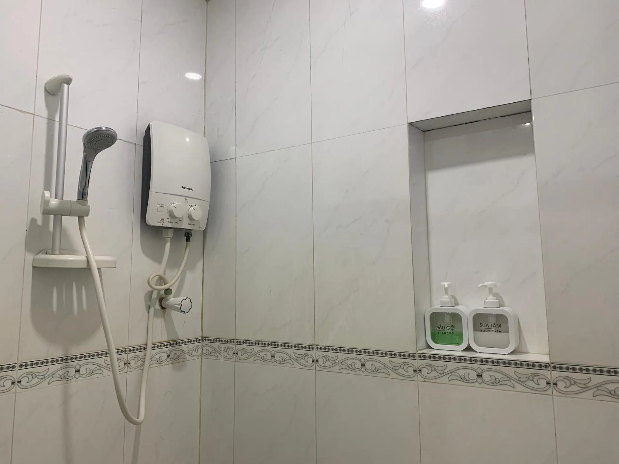 Shower in Thuan Phat House Soc Trang