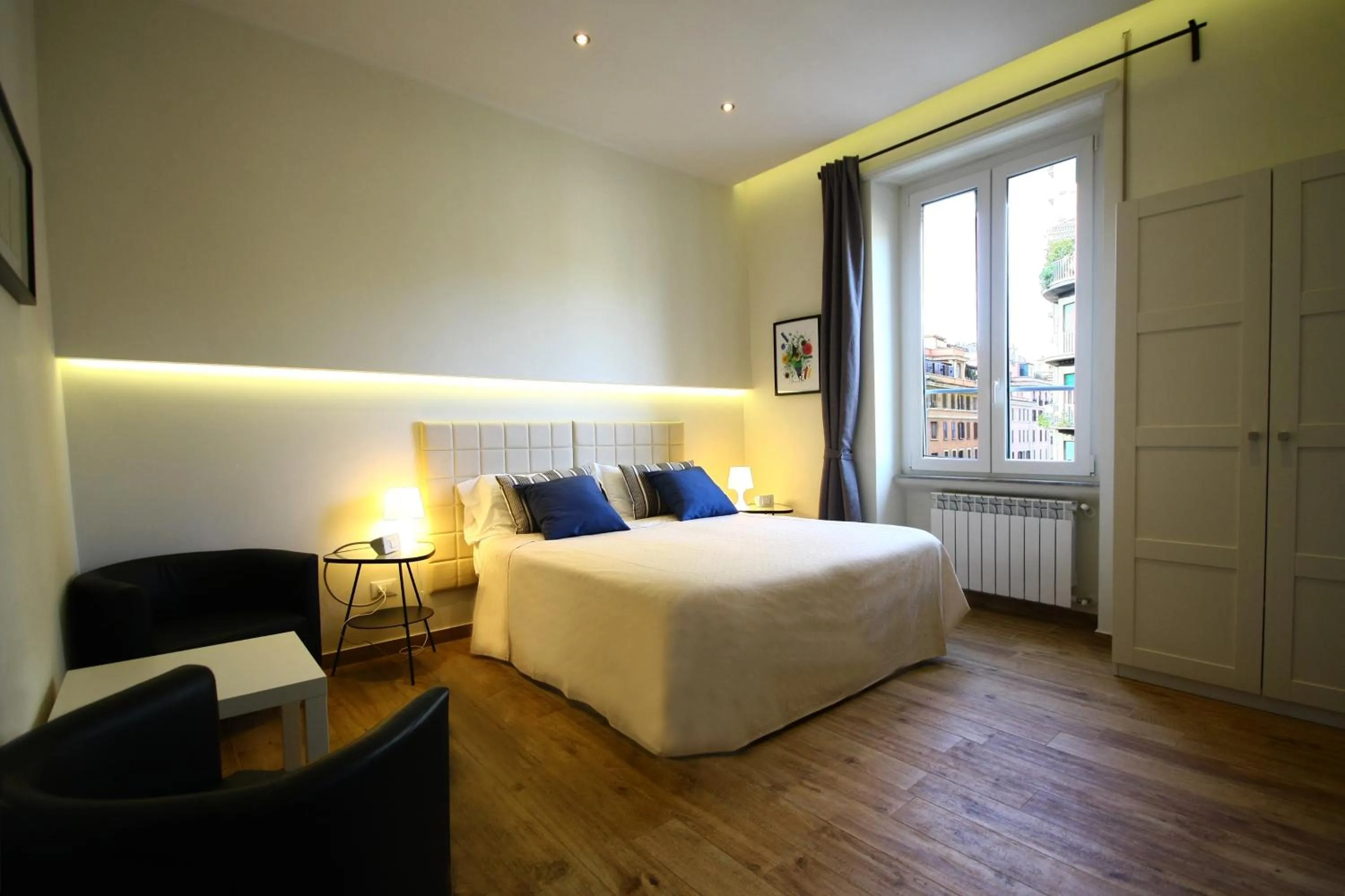 Photo of the whole room, Bed in Passenger Vatican Relais