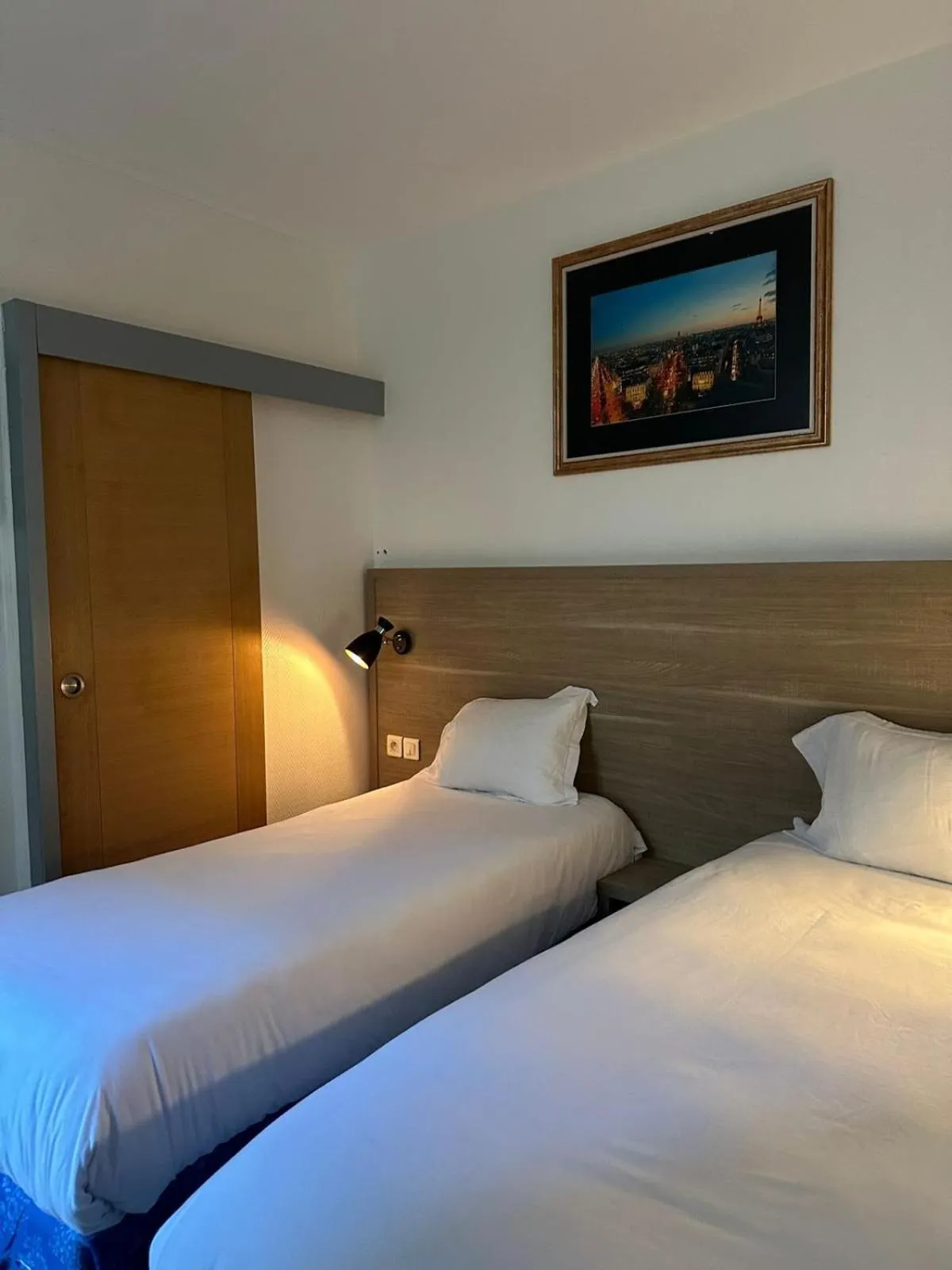 Bed in Hotel Telemaque