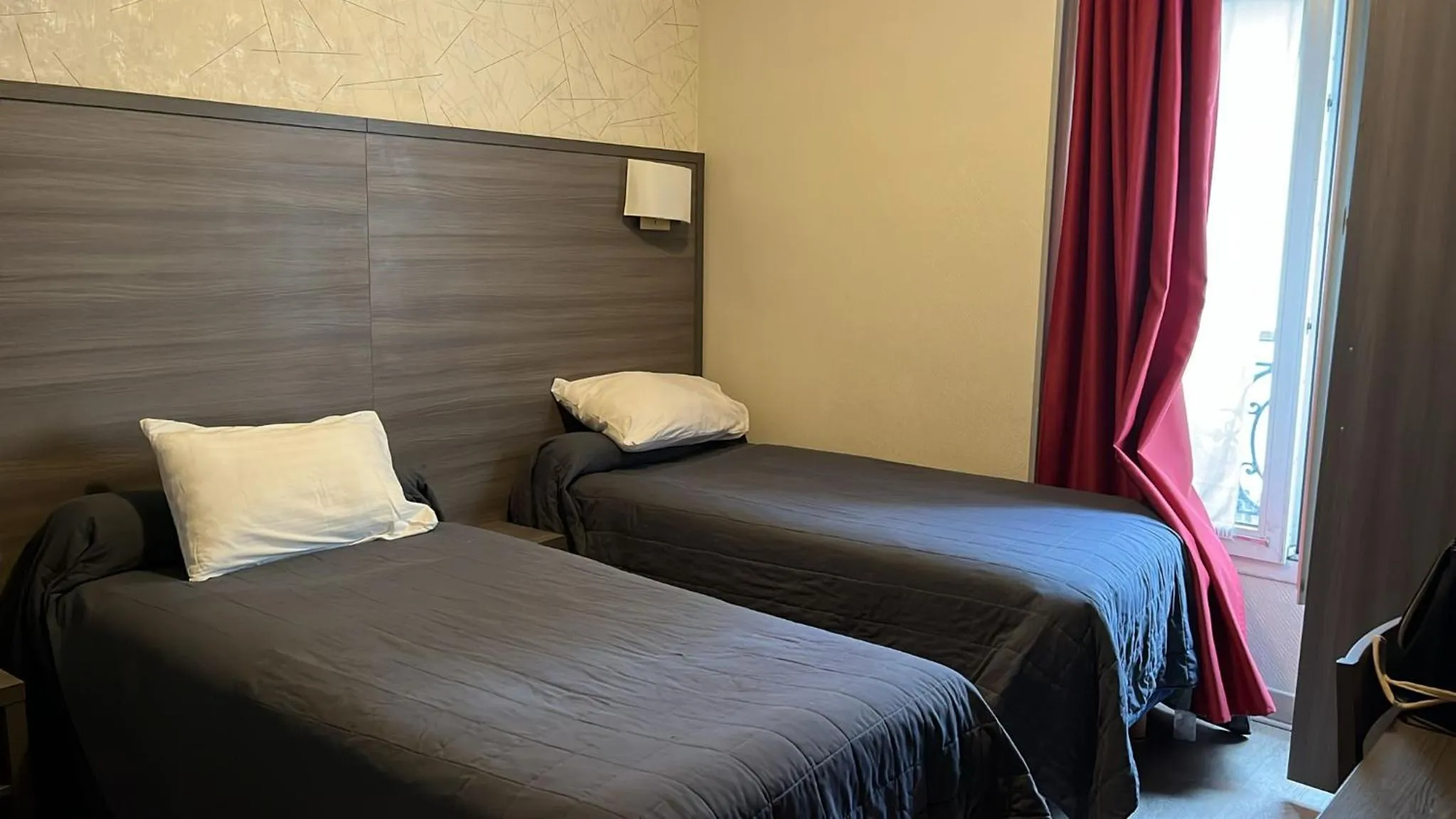 Bed in Hotel Telemaque