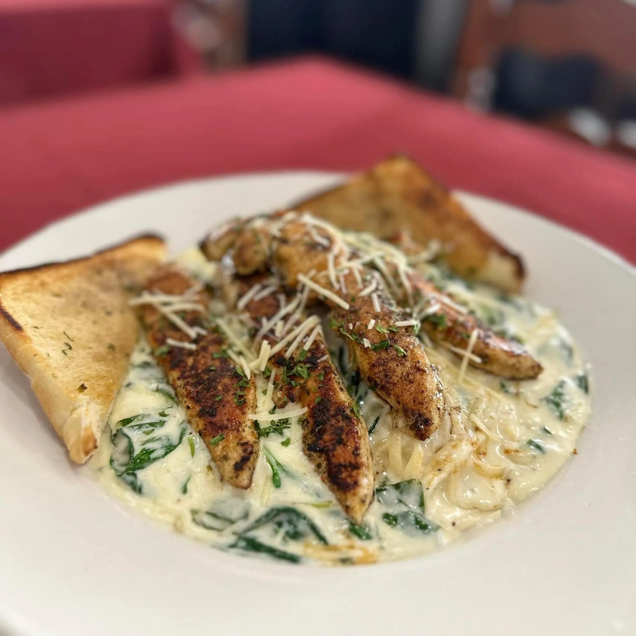 Restaurant/places to eat in Riverview Hotel