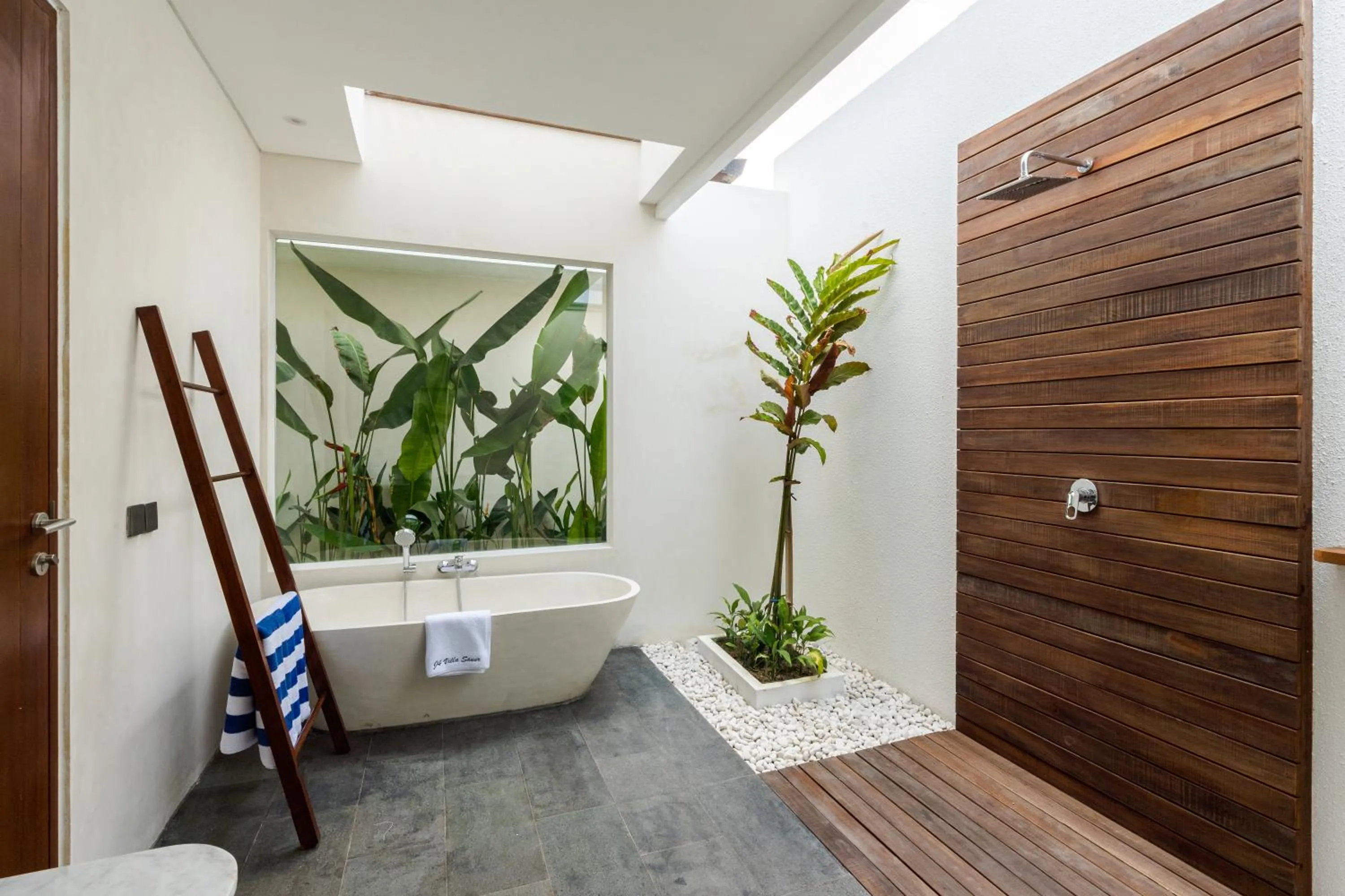 Bathroom in J4 Villas Sanur