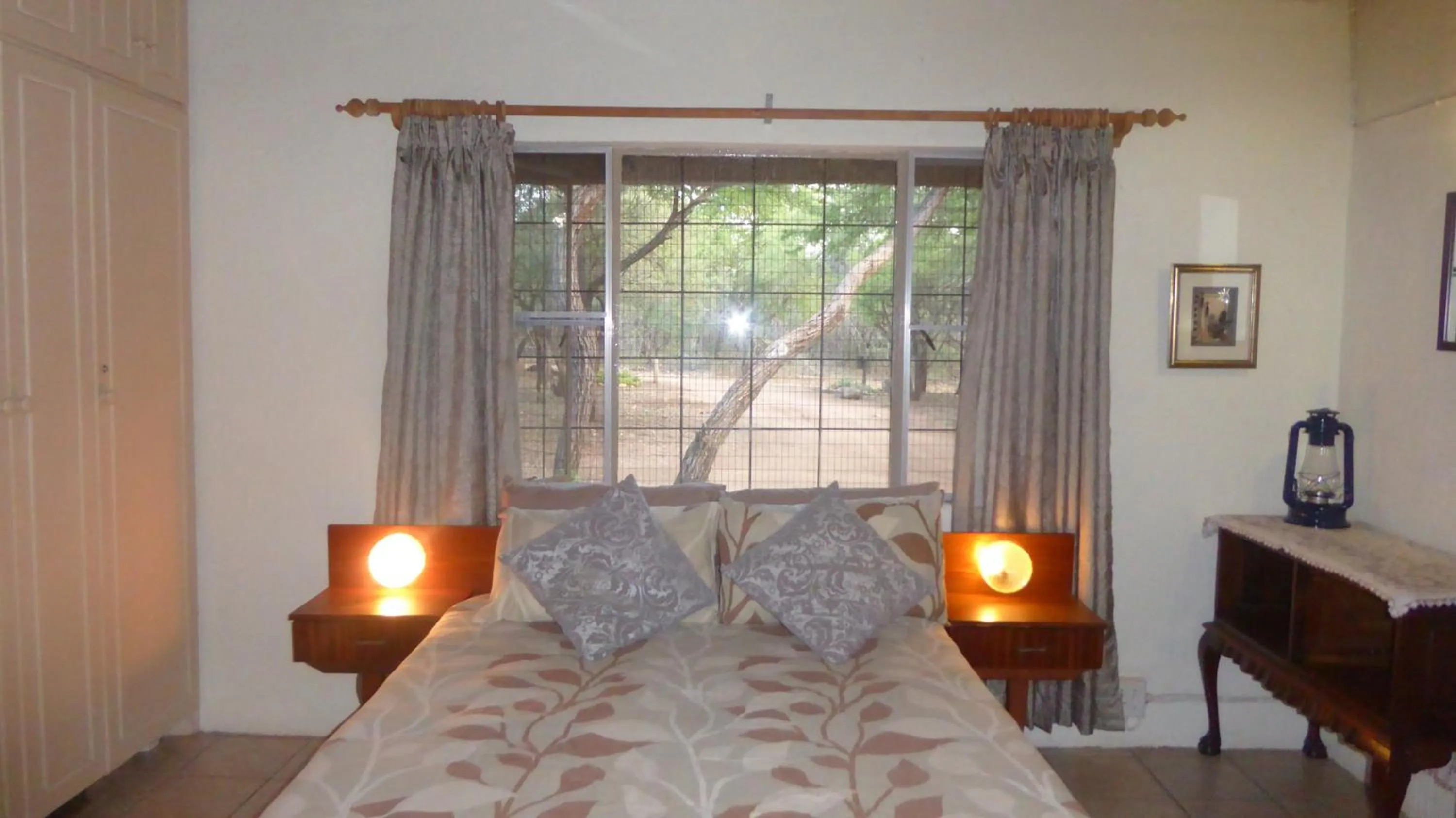 Bedroom, Bed in Kruger Cottage