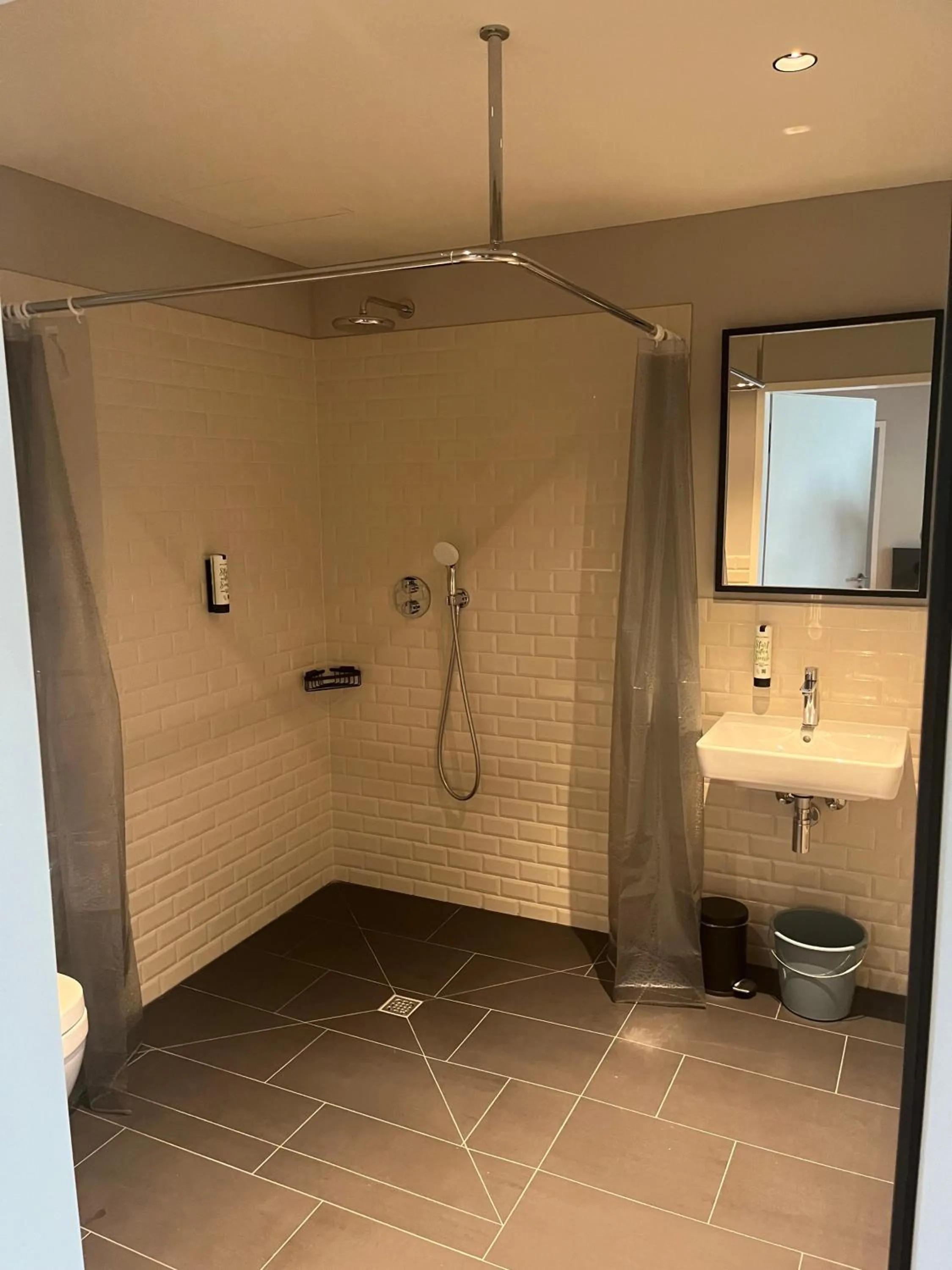 Bathroom in INA Boutique Hannover-Linden - Digital Access