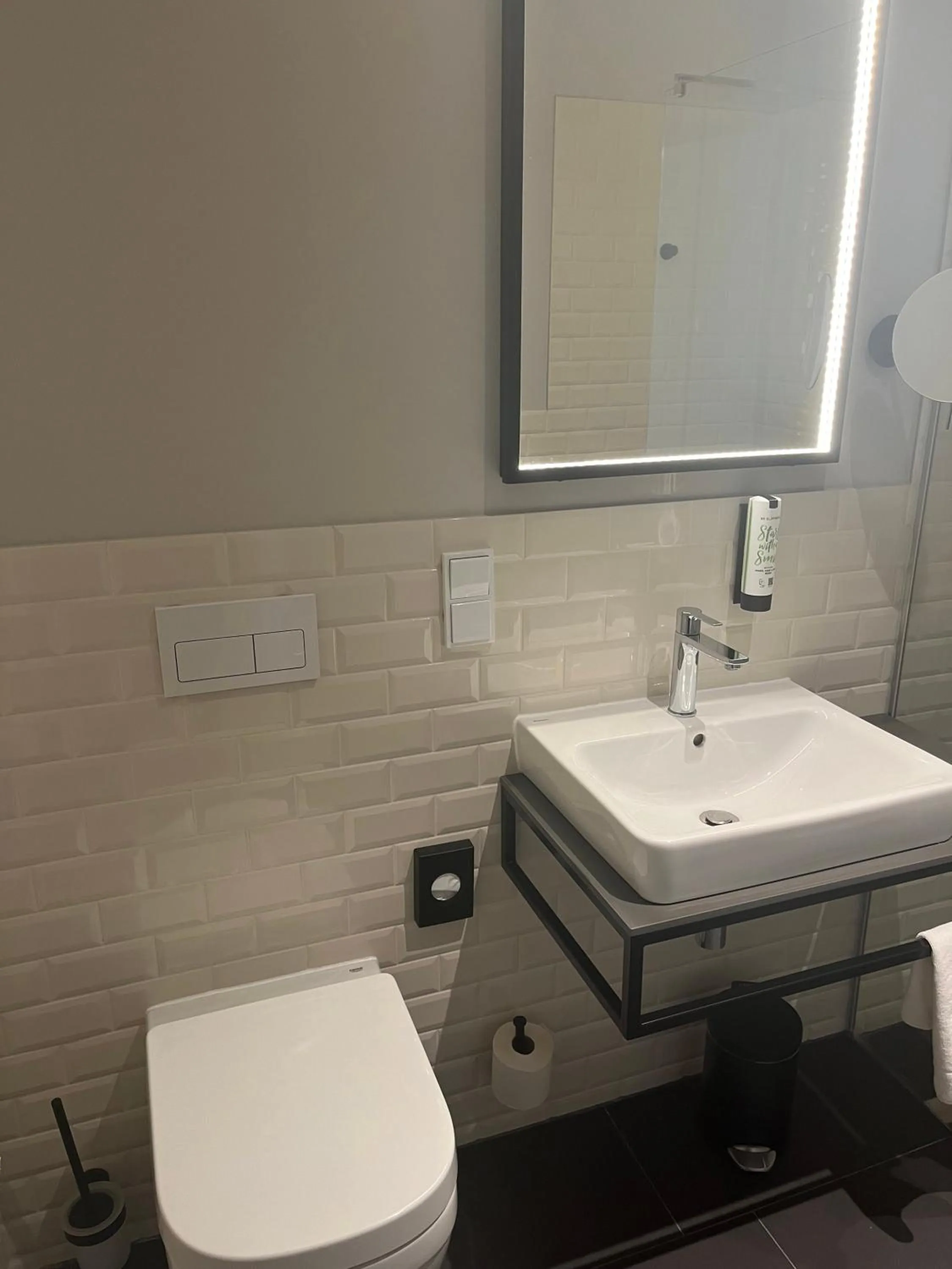 Bathroom in INA Boutique Hannover-Linden - Digital Access