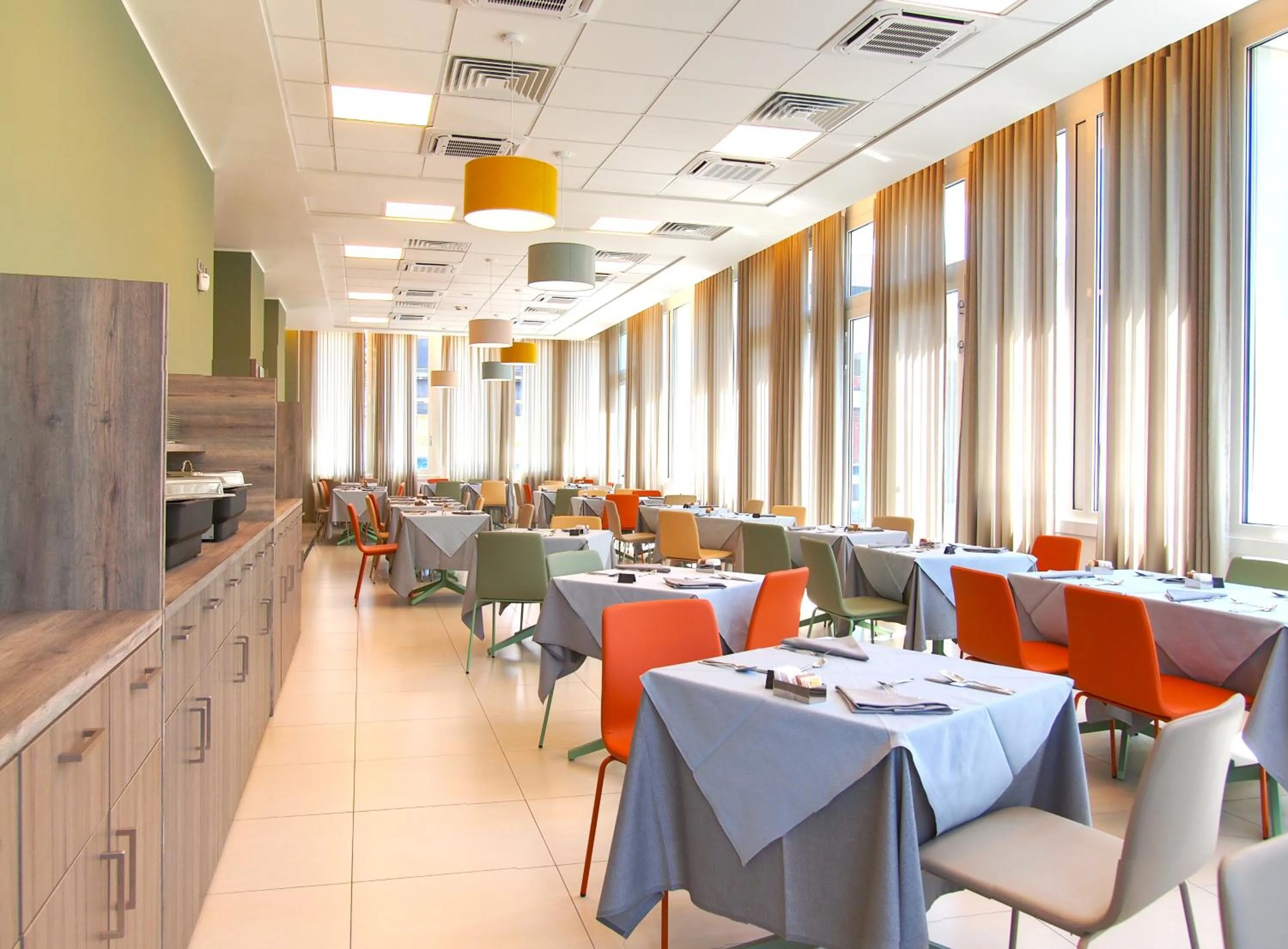 Restaurant/places to eat in Tower Hotel Malpensa