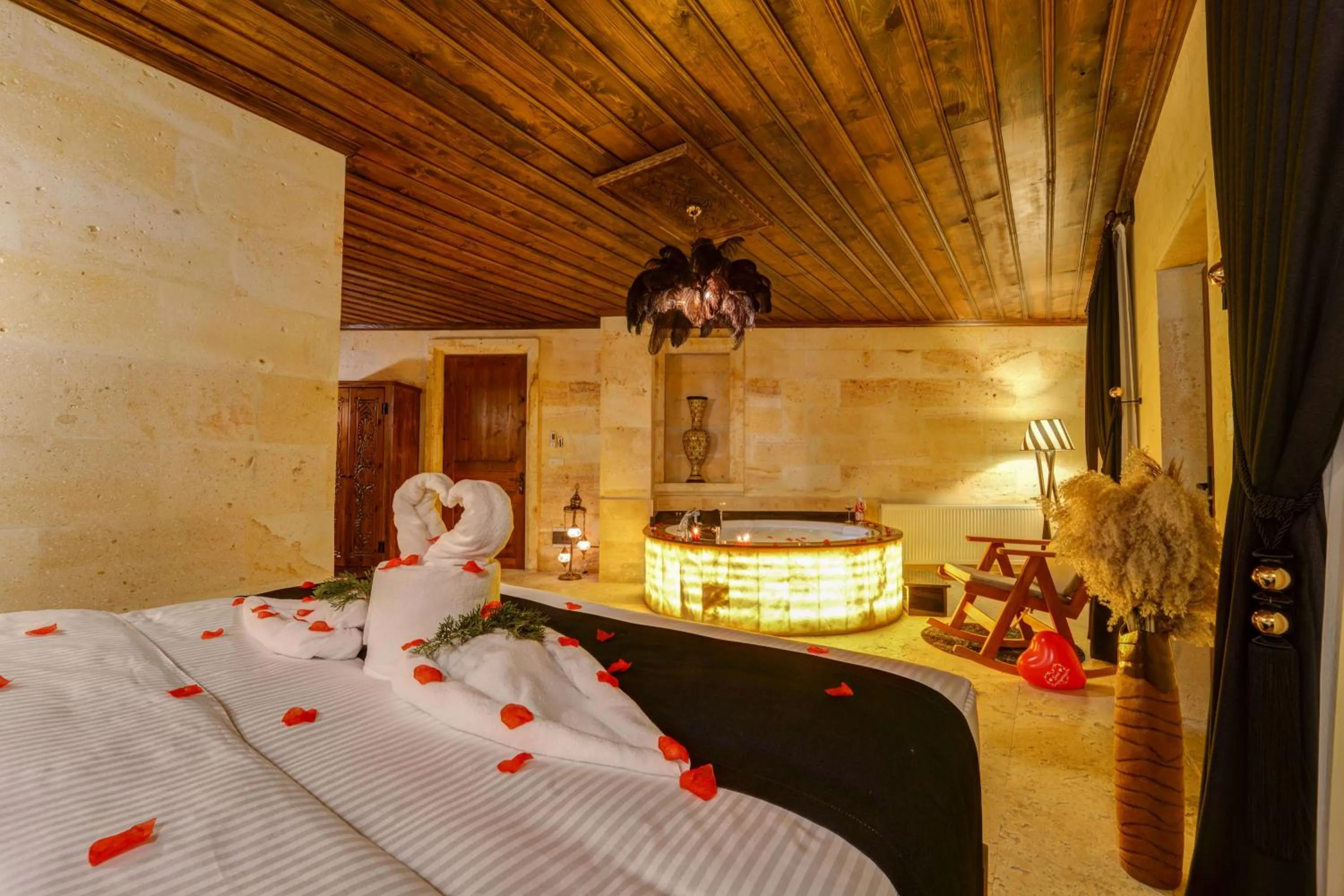 Photo of the whole room, Bed in Enjoy Stone Hotel