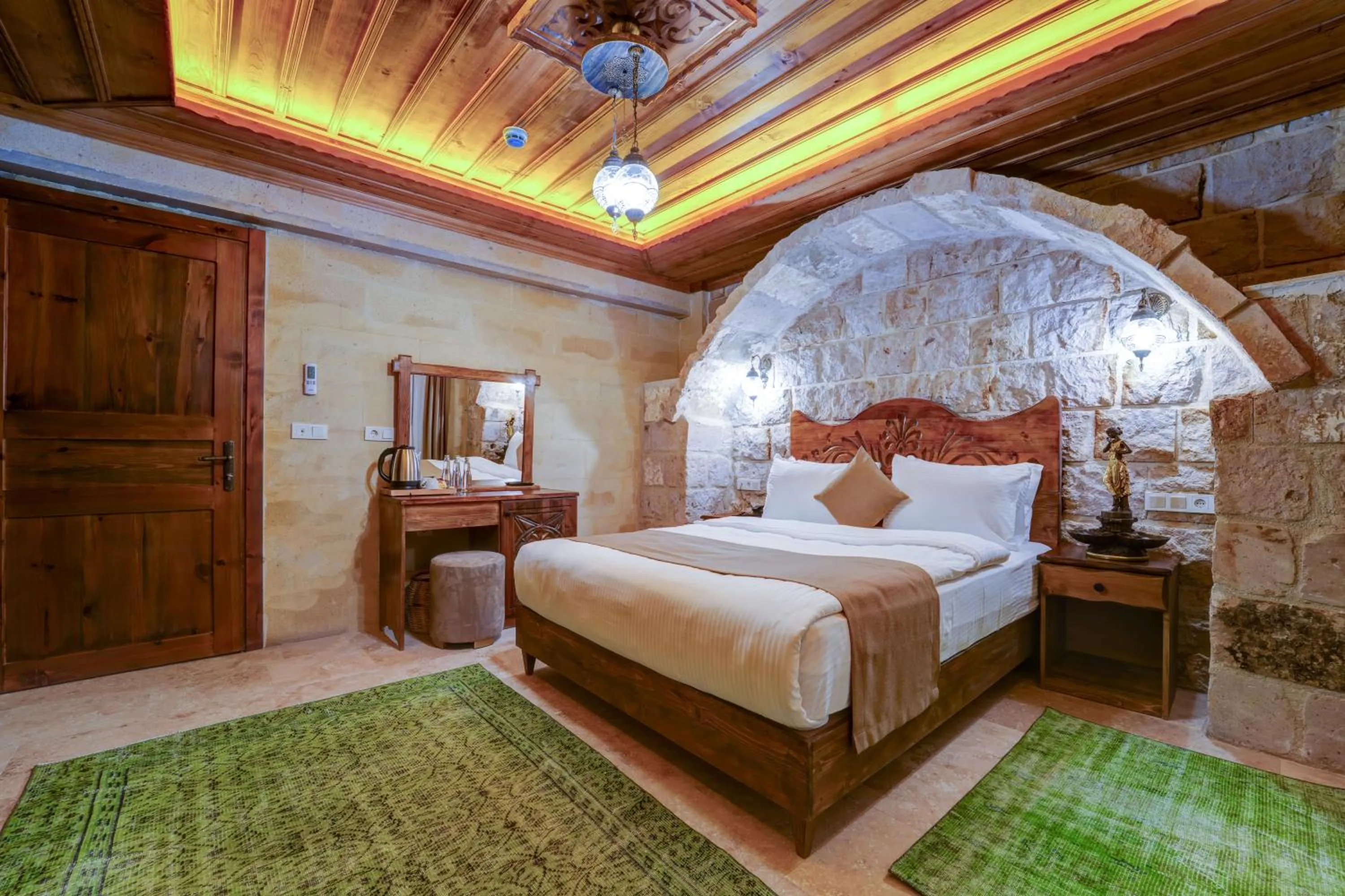 Photo of the whole room, Bed in Enjoy Stone Hotel