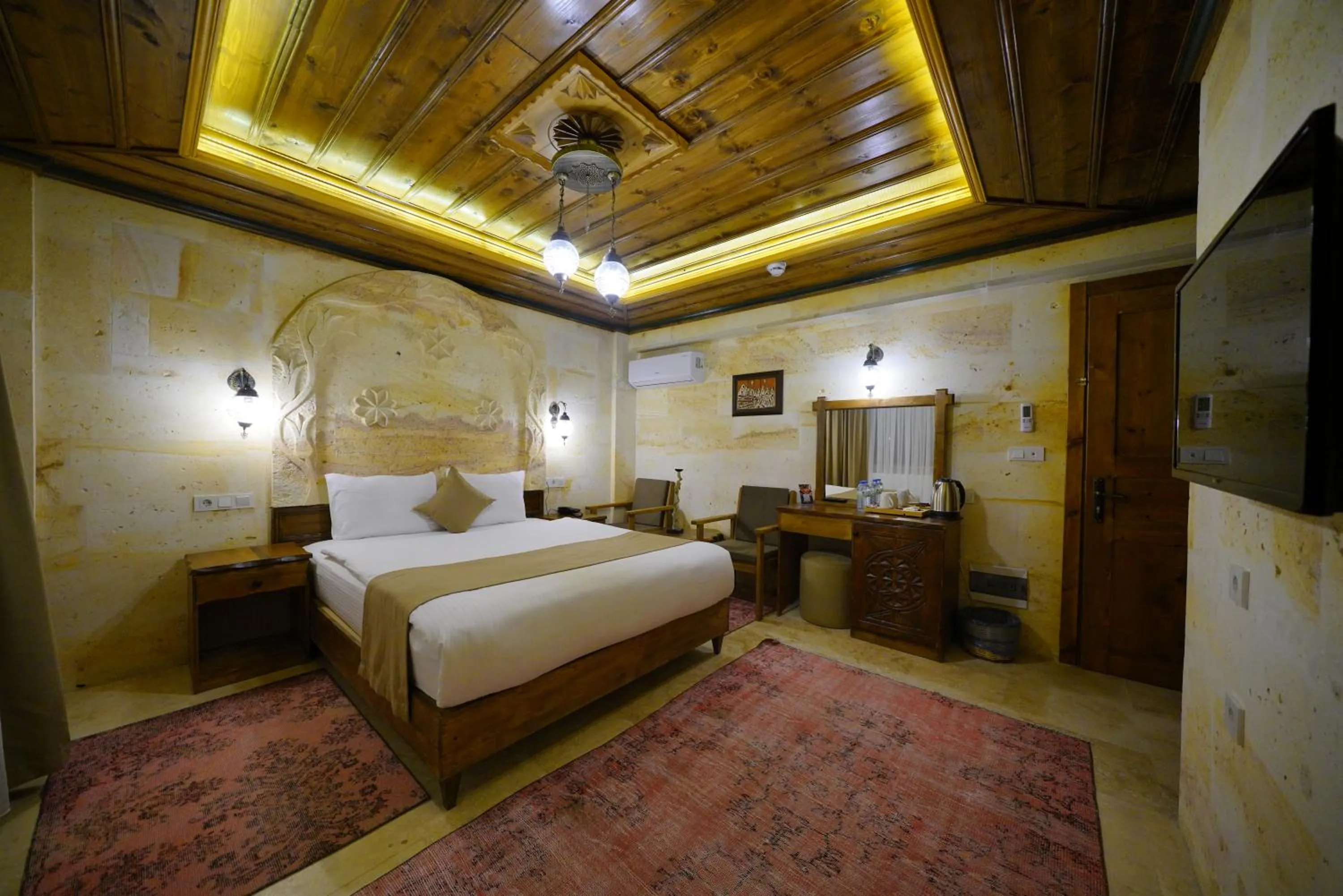 Photo of the whole room, Bed in Enjoy Stone Hotel