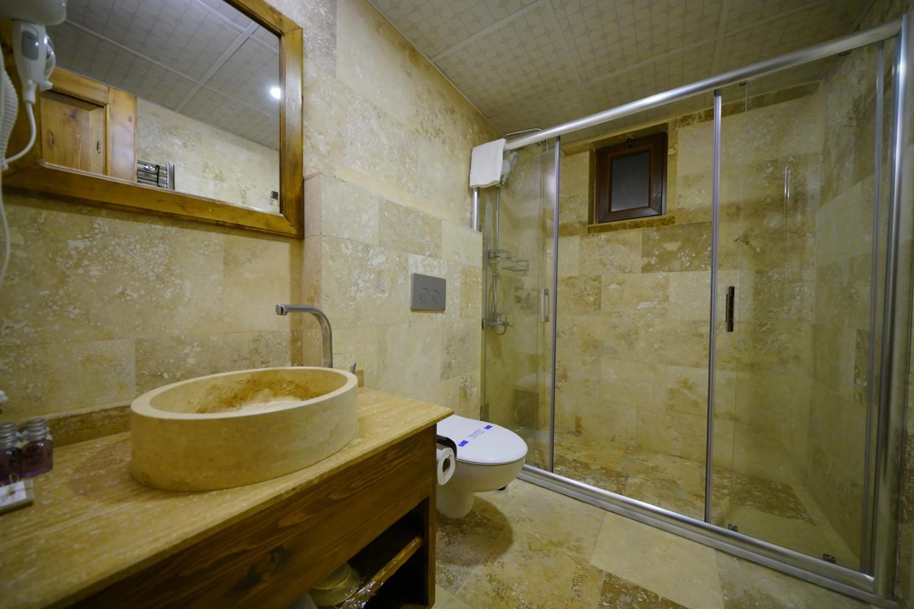 Toilet in Enjoy Stone Hotel