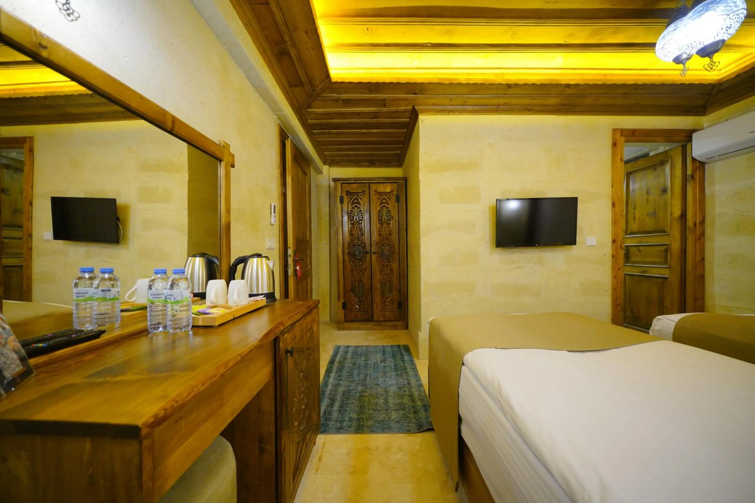 Bed in Enjoy Stone Hotel