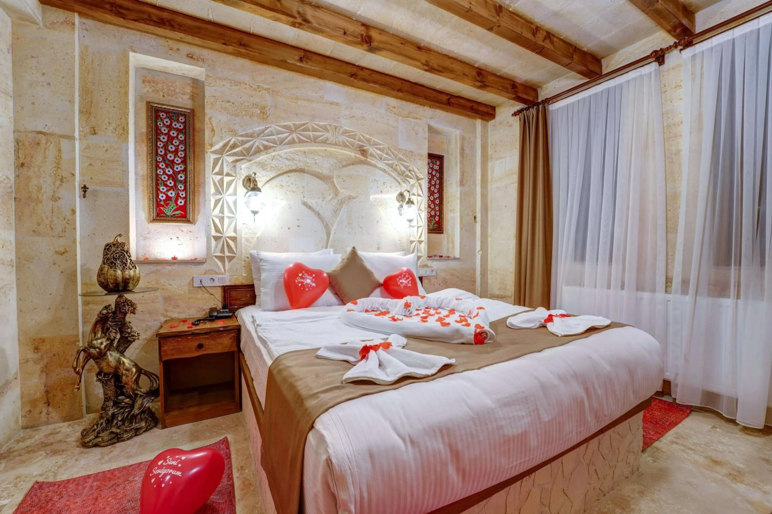 Bed in Enjoy Stone Hotel