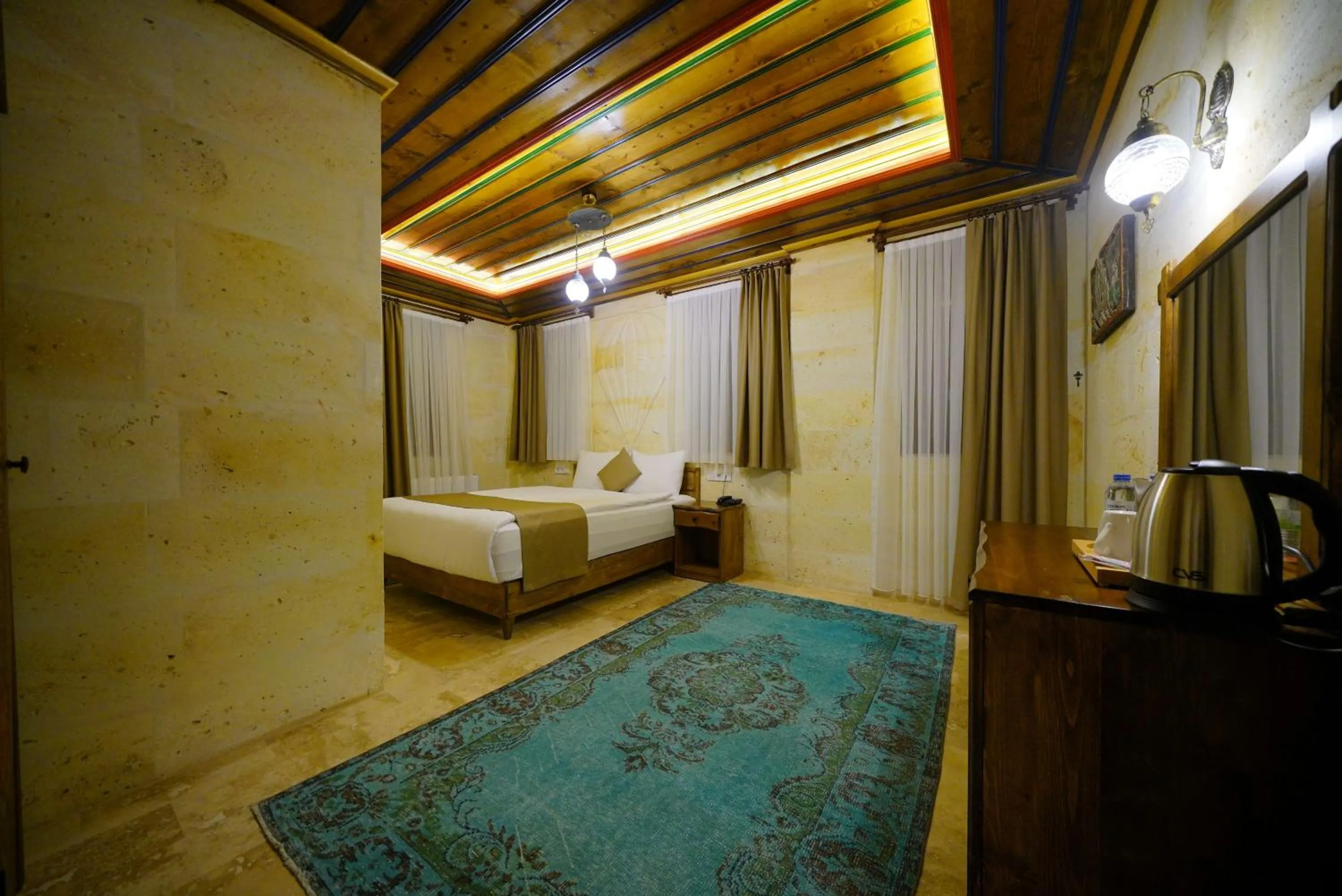 Coffee/tea facilities, Bed in Enjoy Stone Hotel