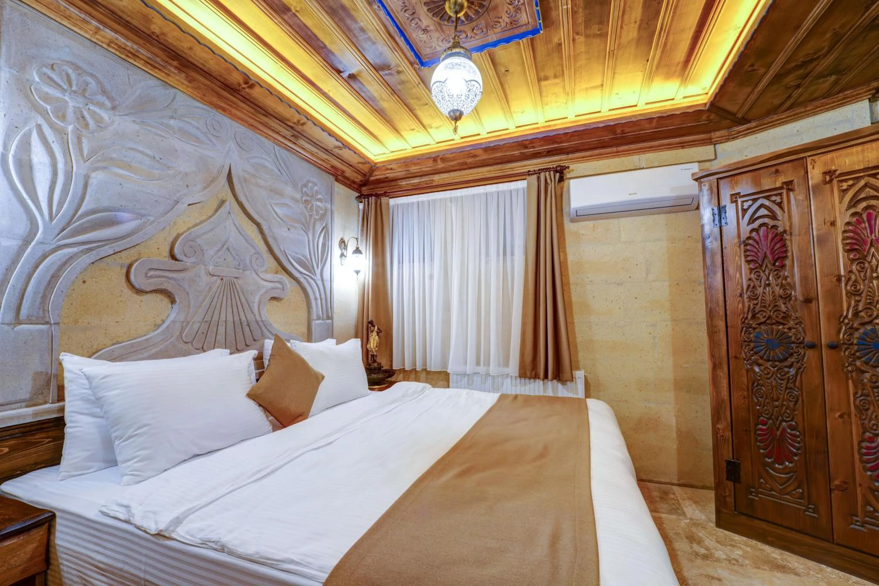 Photo of the whole room, Bed in Enjoy Stone Hotel