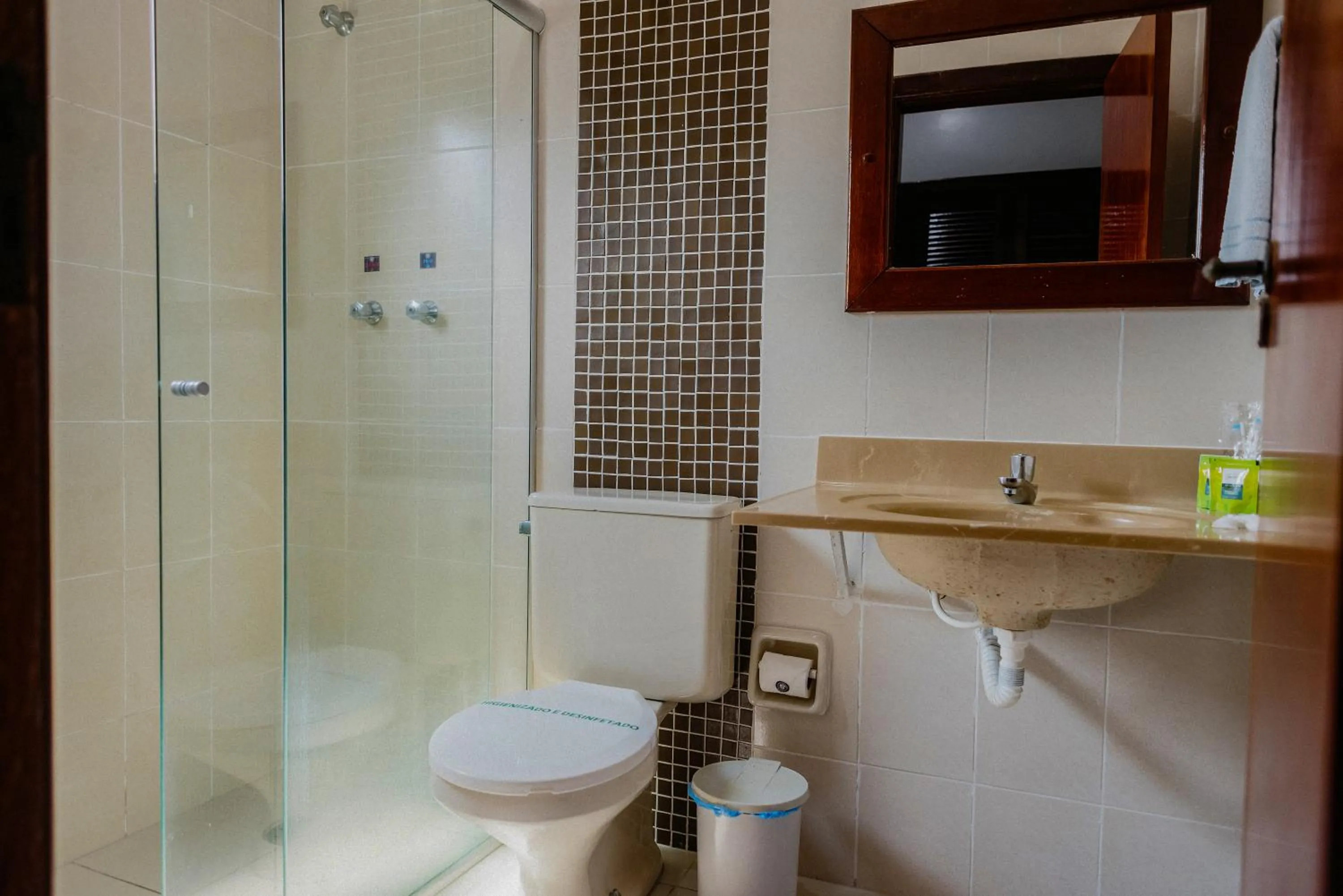 Toilet in Hotel São Charbel