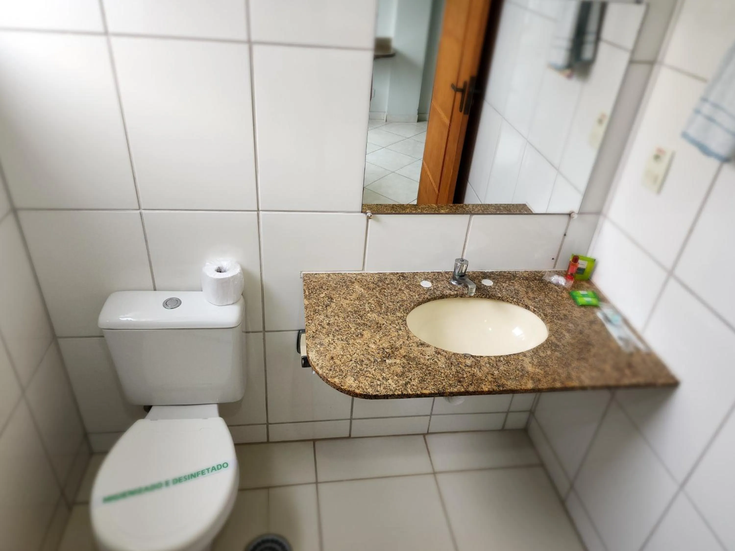 Toilet in Hotel São Charbel
