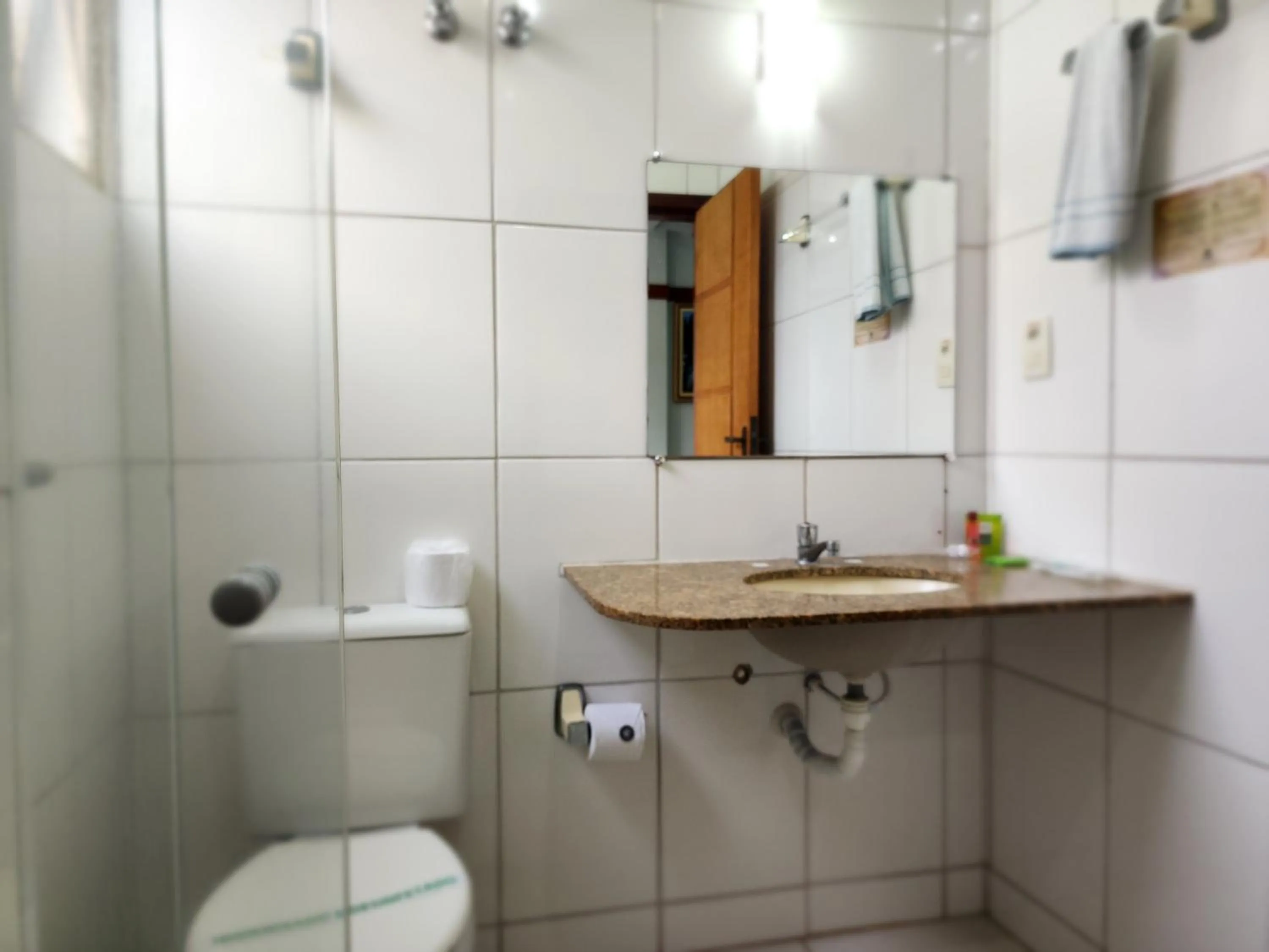 Shower in Hotel São Charbel