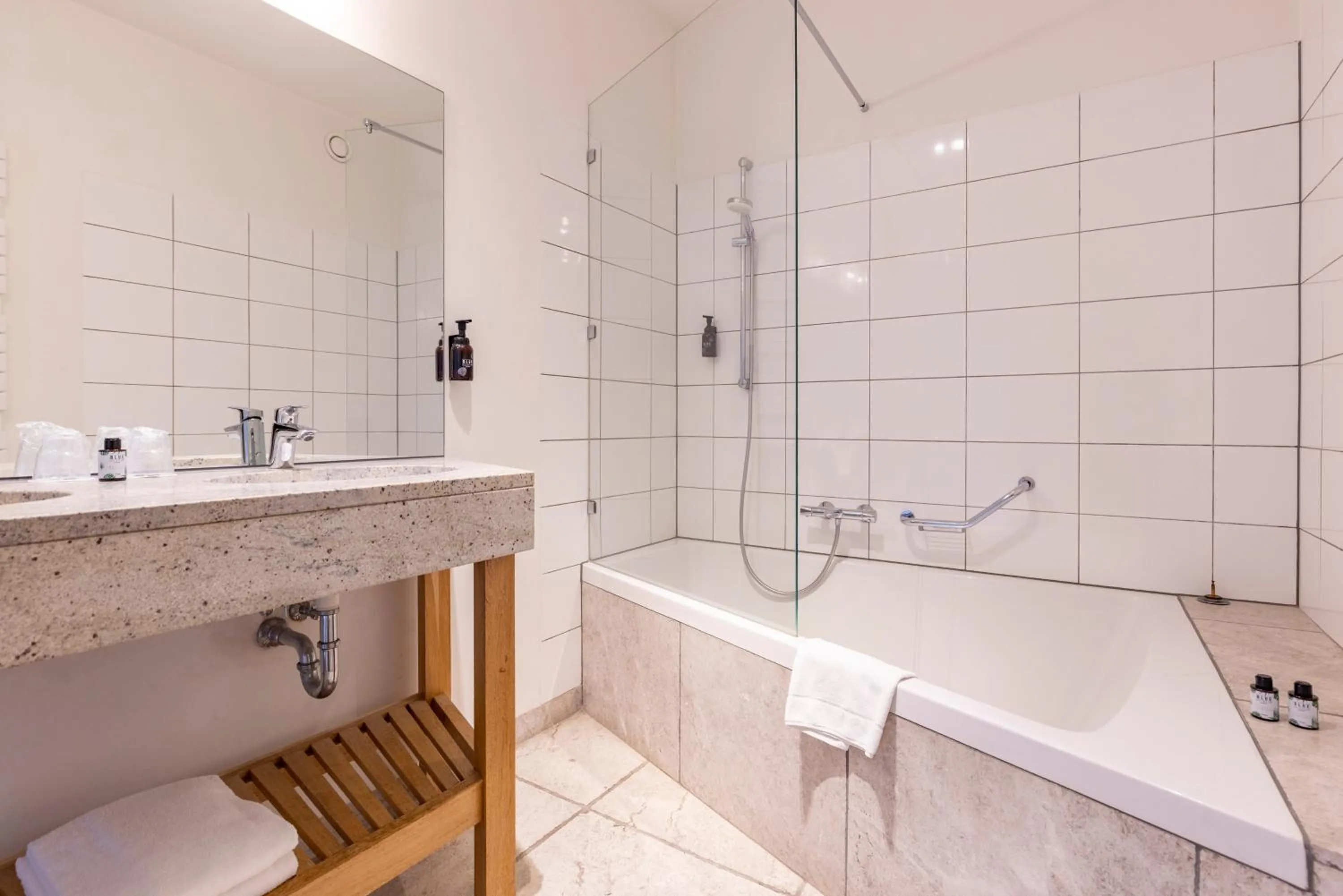 Bathroom in Fletcher Hotel Château De Raay