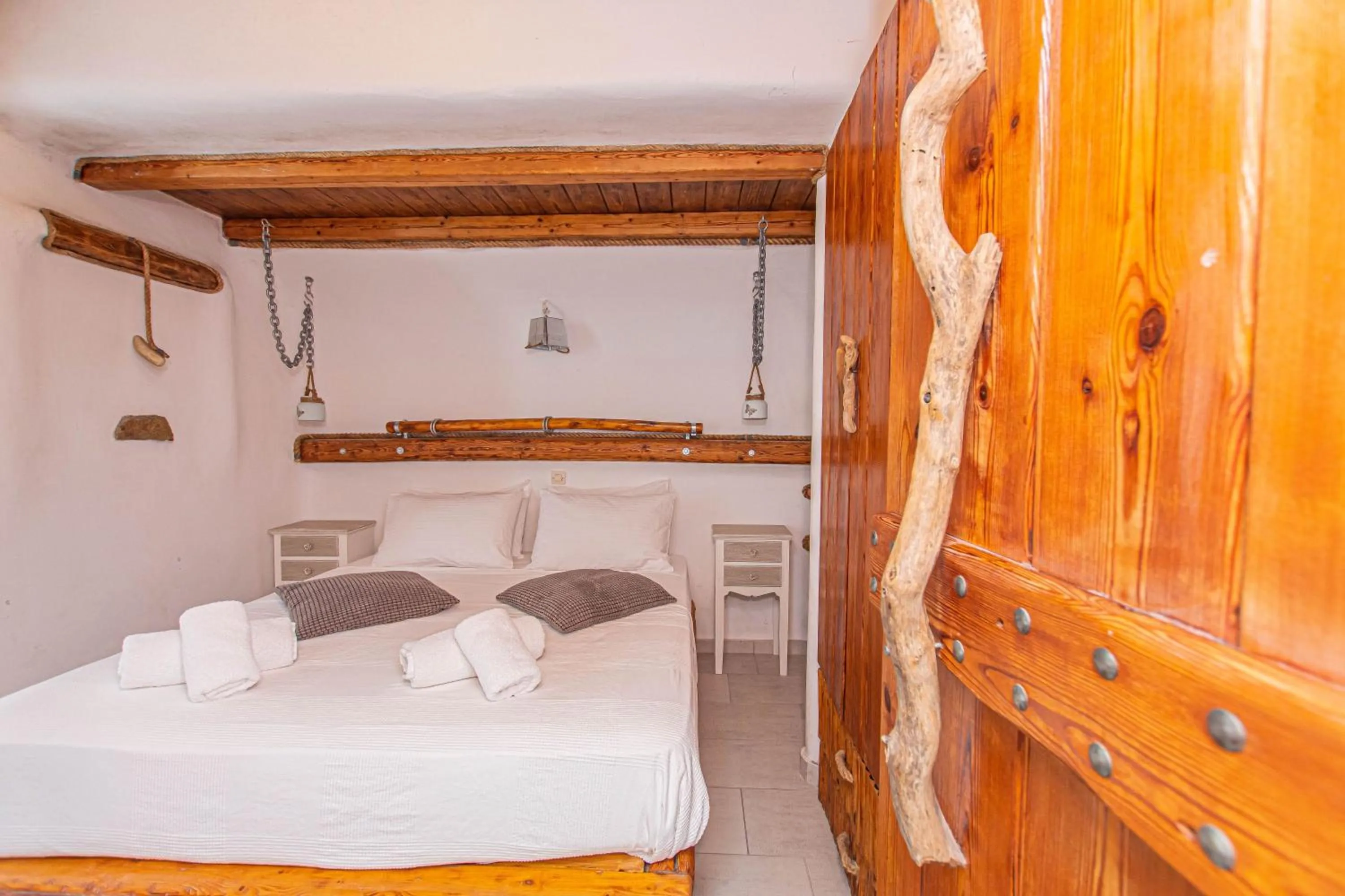 Bed in Peristeronas Village