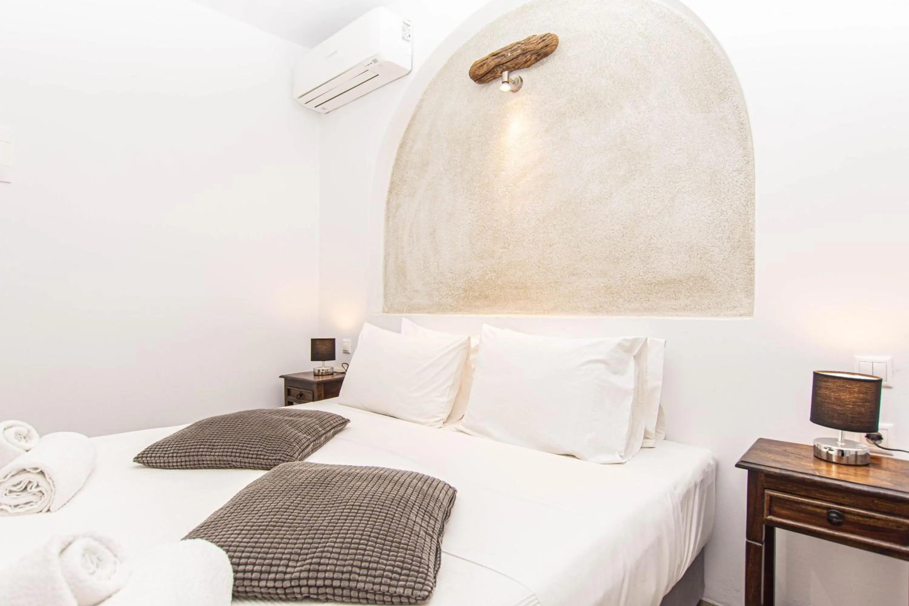 Bed in Peristeronas Village