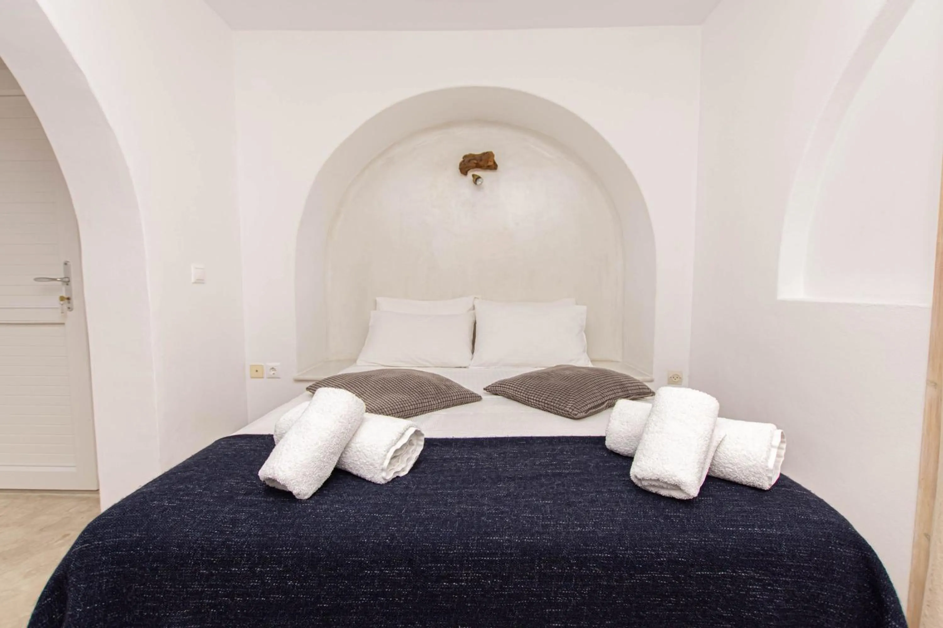 Bed in Peristeronas Village