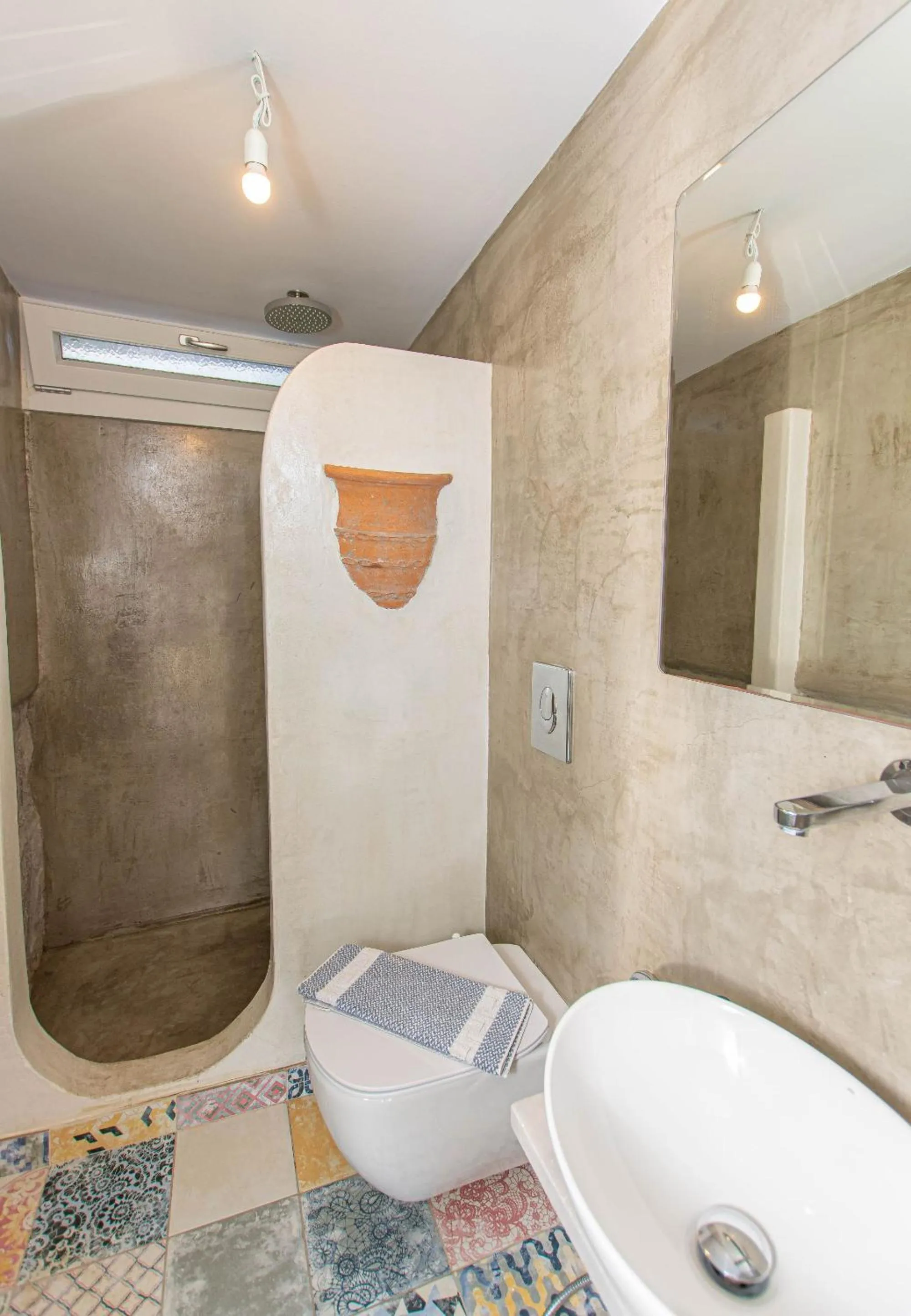 Peristeronas Village