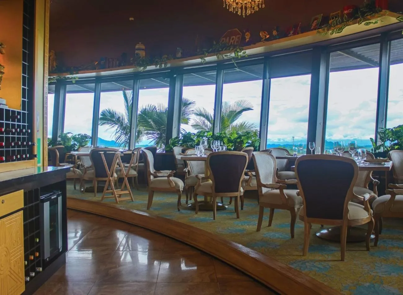 Restaurant/places to eat in Sonesta Hotel Pereira