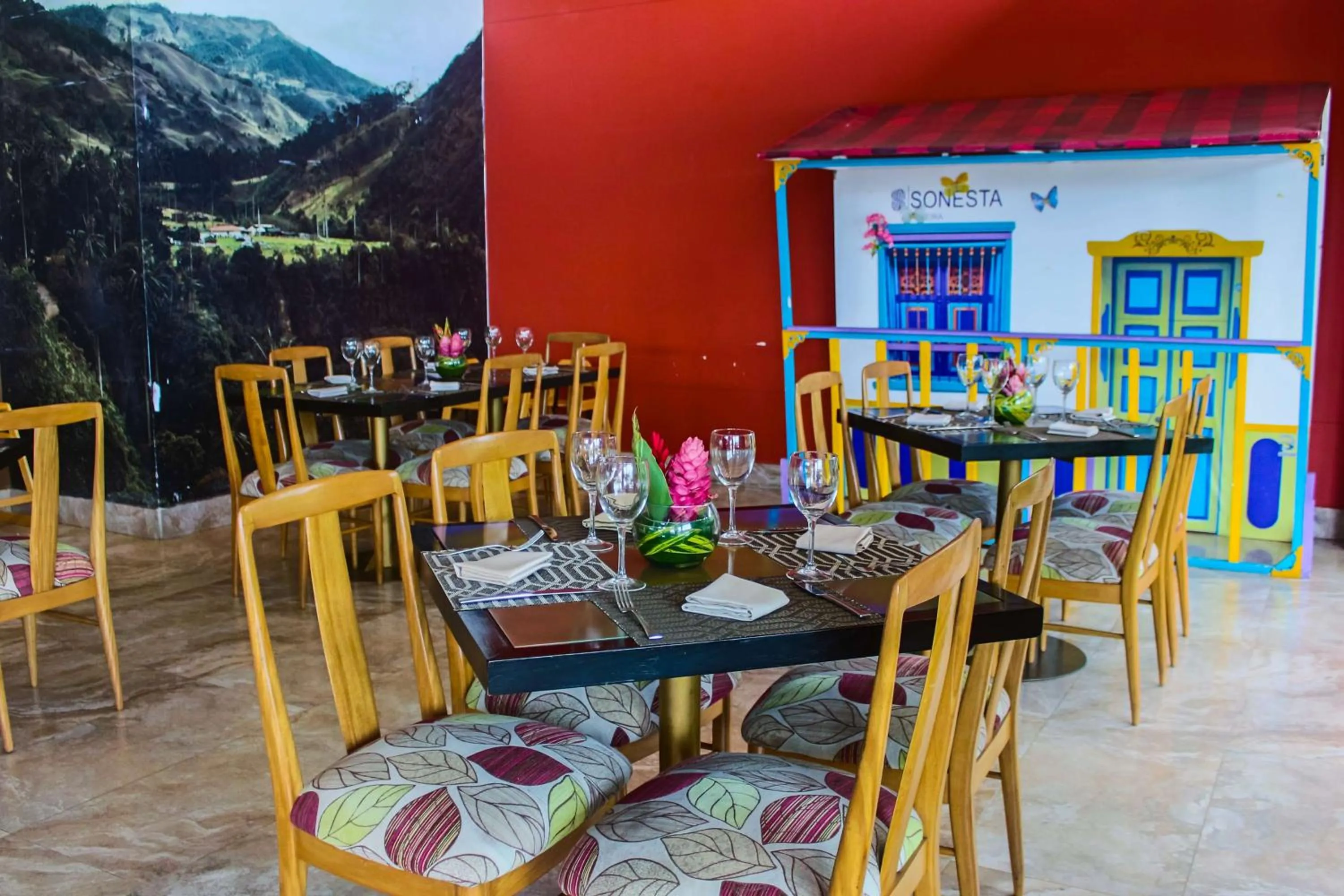 Restaurant/places to eat in Sonesta Hotel Pereira