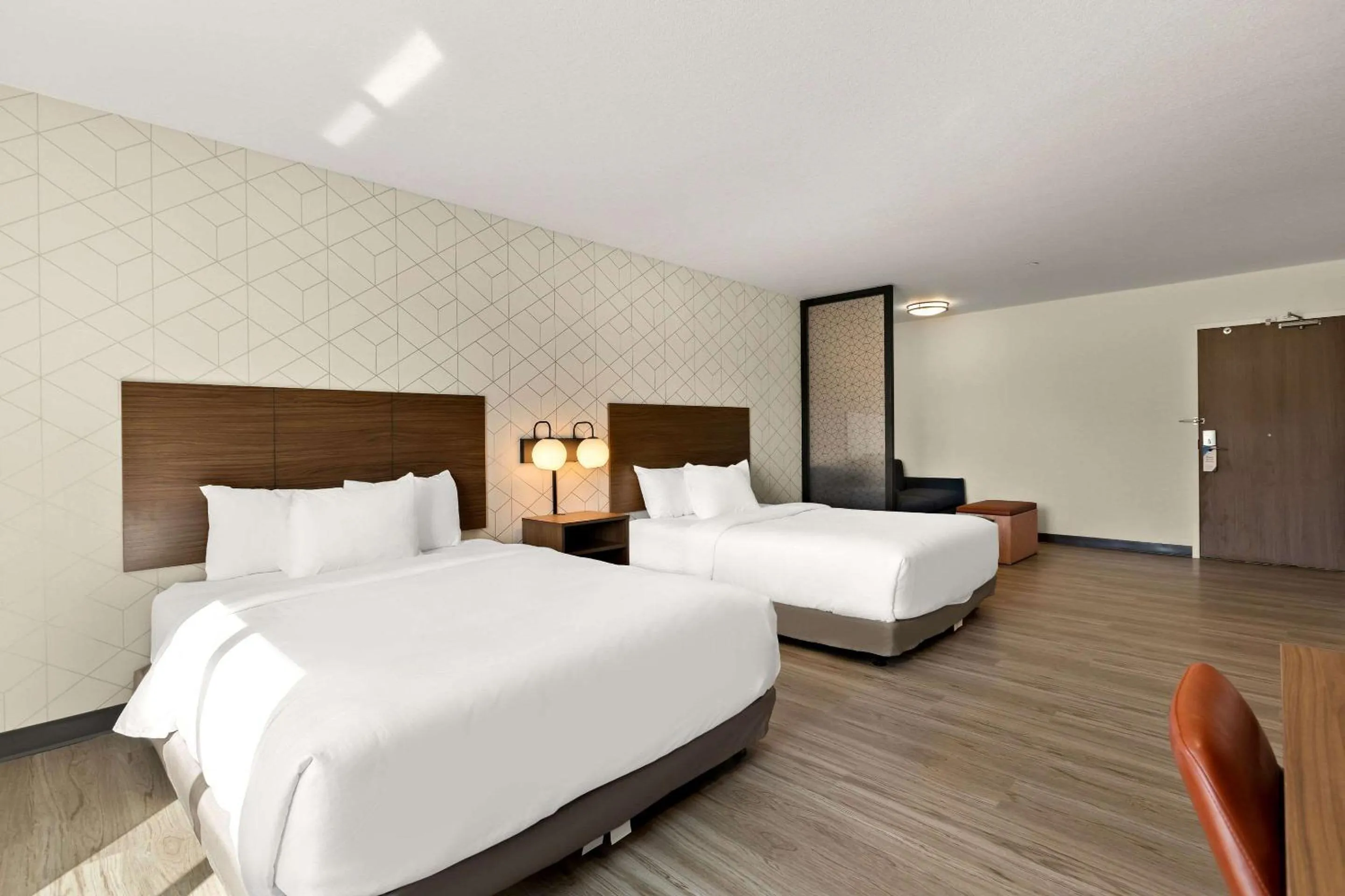 Bed in Everhome Suites Nampa Boise