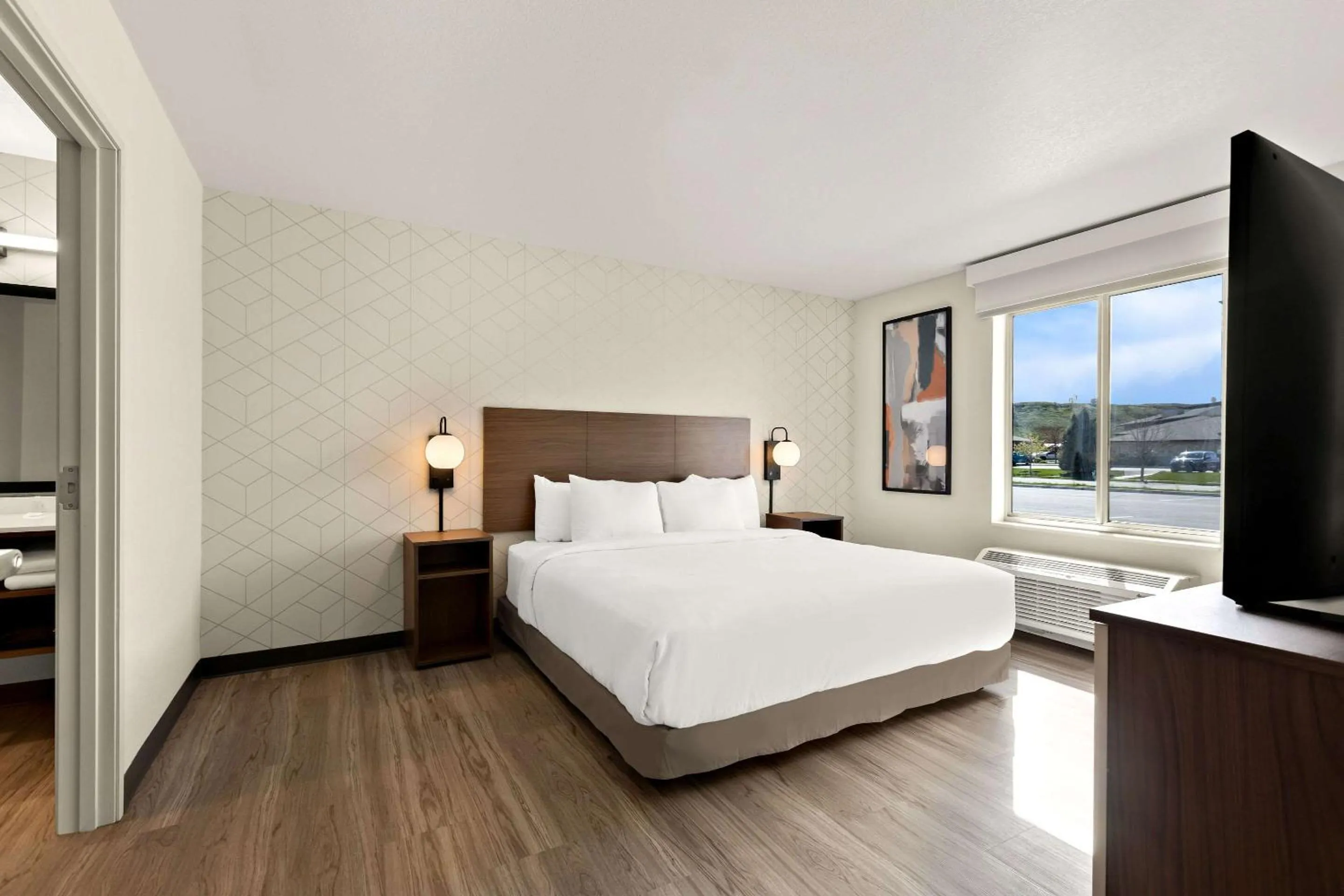 Bedroom, Bed in Everhome Suites Nampa Boise