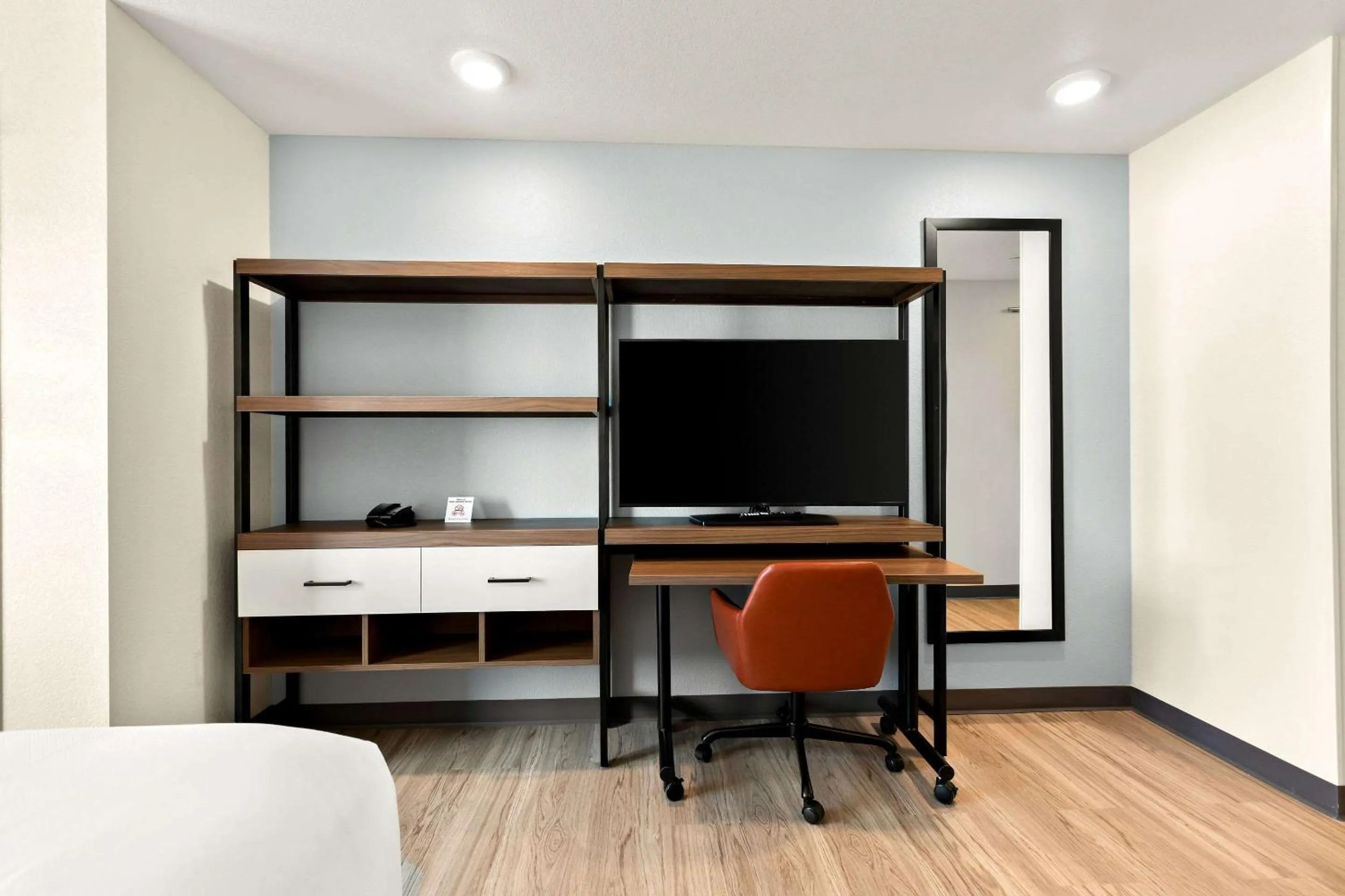 TV and multimedia in Everhome Suites Nampa Boise