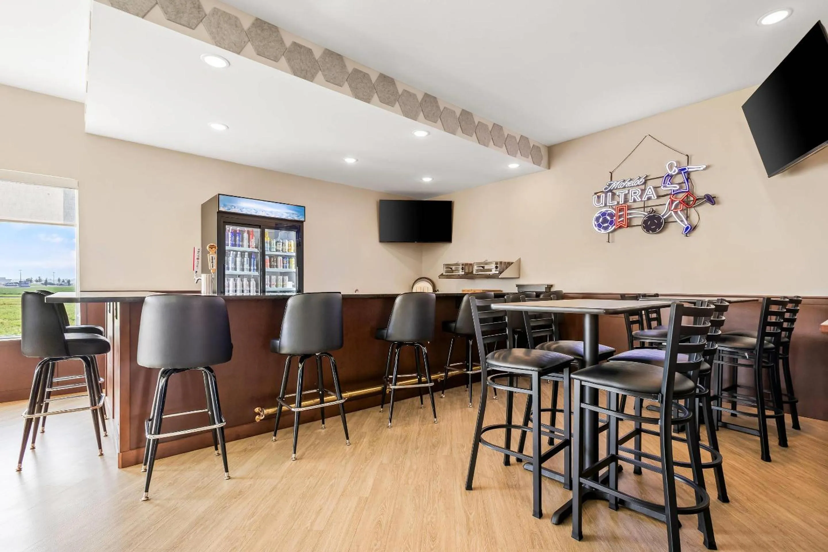 Lounge or bar in Comfort Inn & Suites at Sanford Sports Complex
