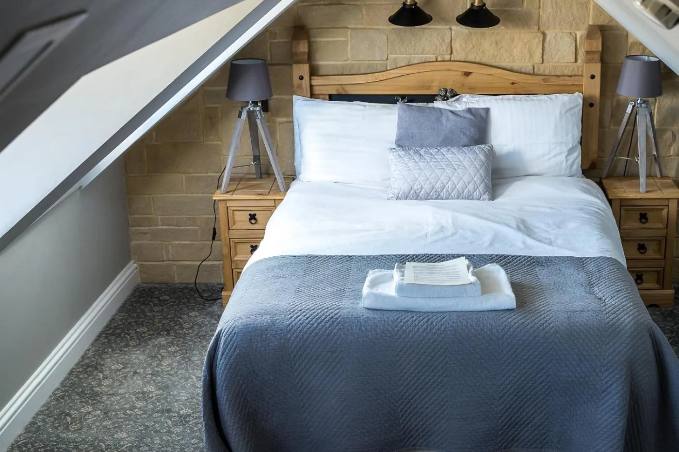 Shower, Bed in Farnley Tower Guesthouse