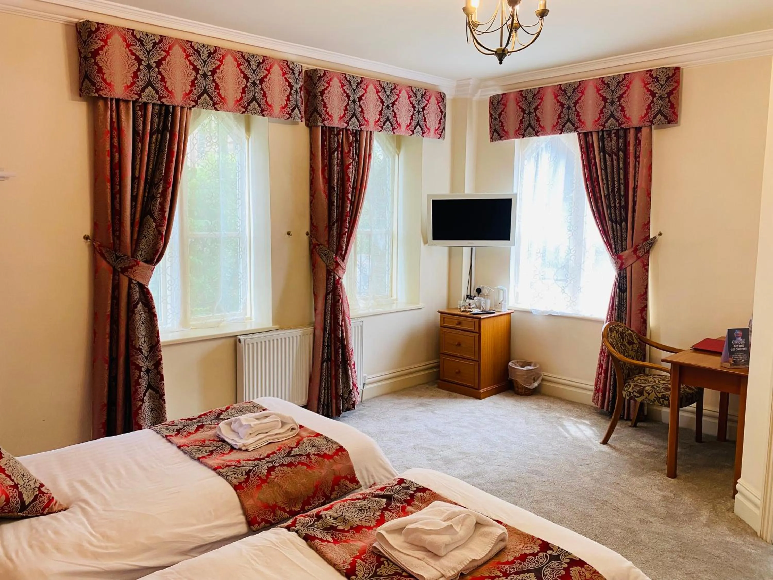 Nearby landmark, Bed in Farnley Tower Guesthouse