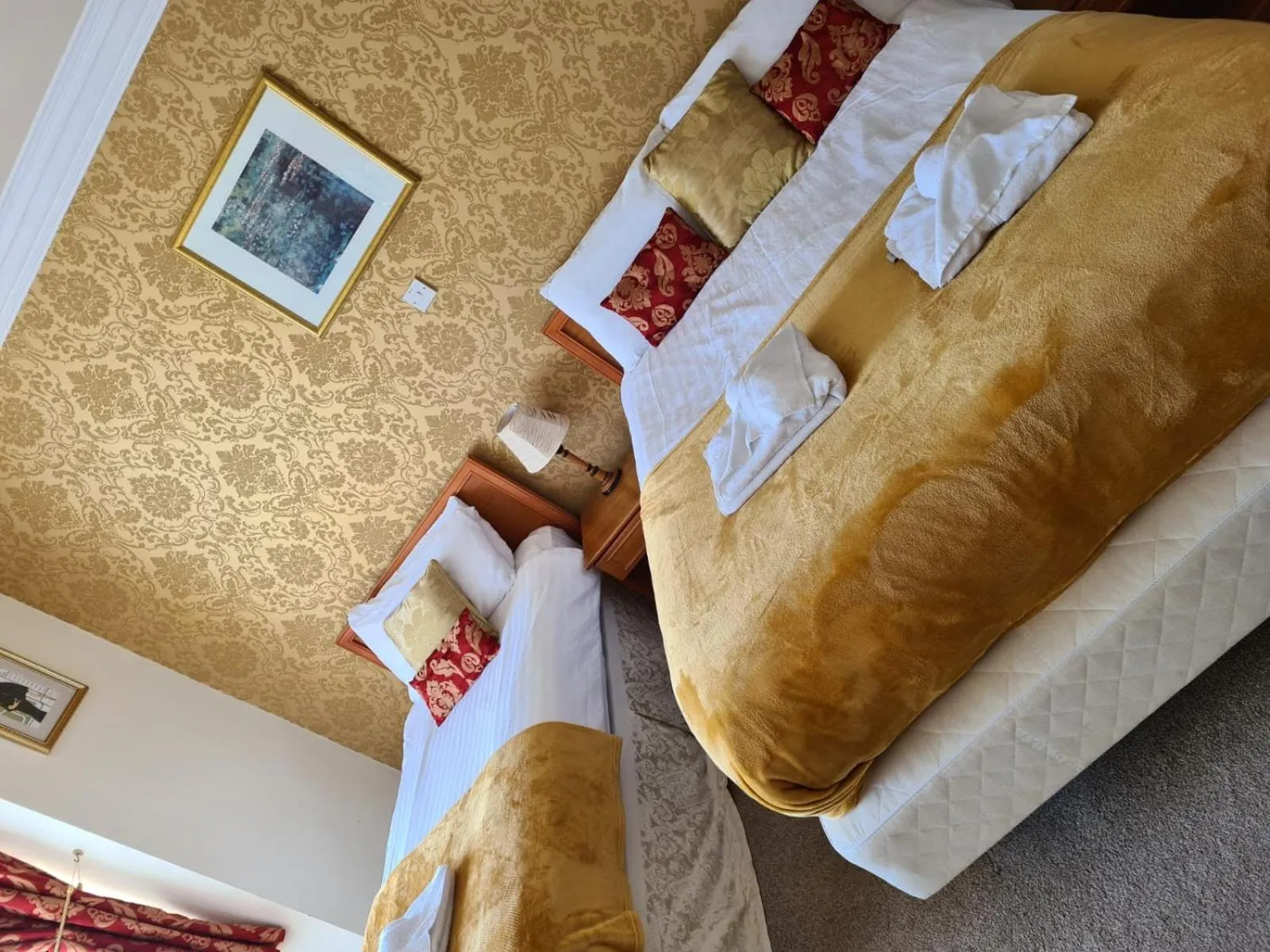 Property building, Bed in Farnley Tower Guesthouse