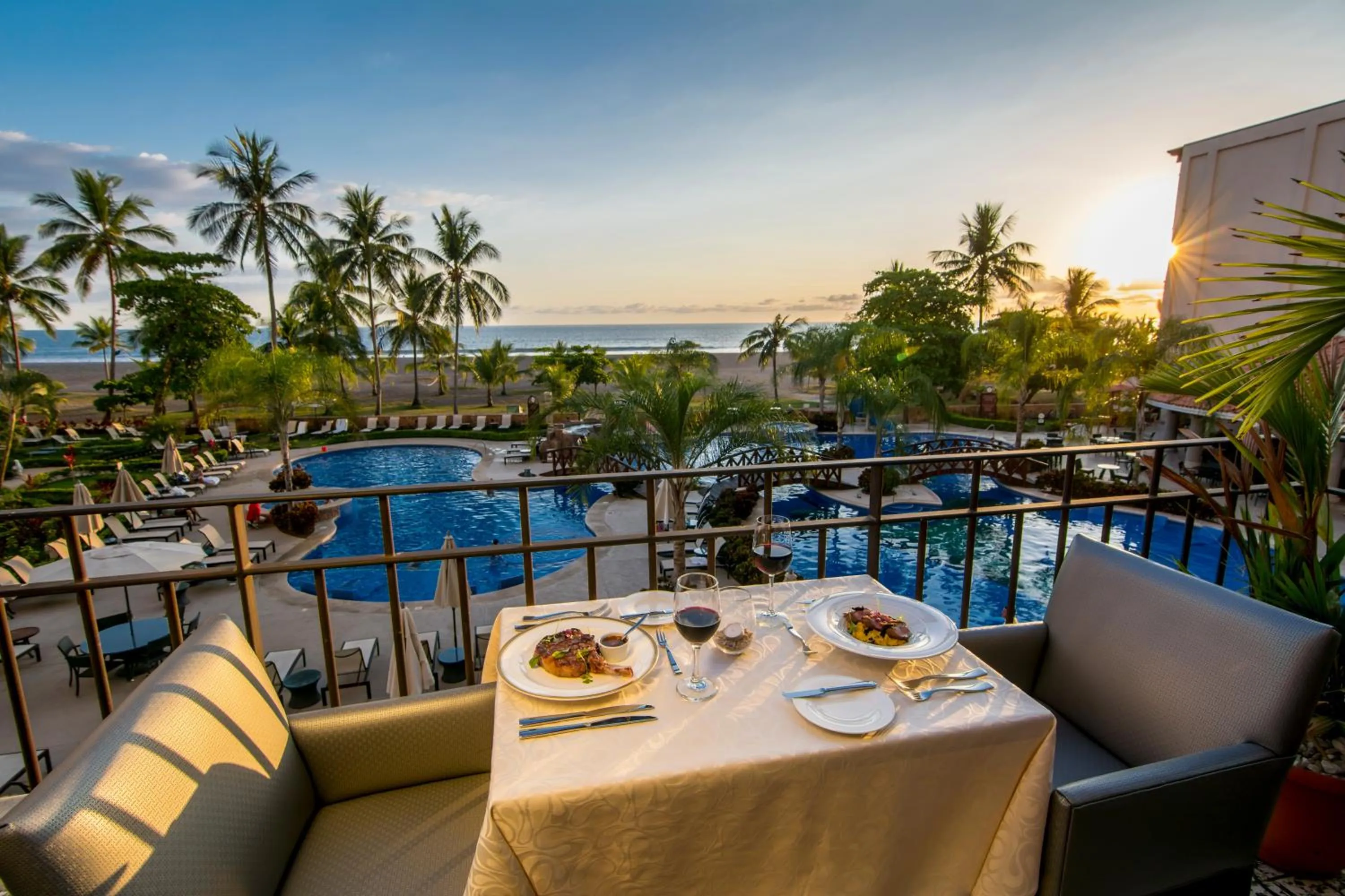 Restaurant/places to eat in Crocs Resort & Casino