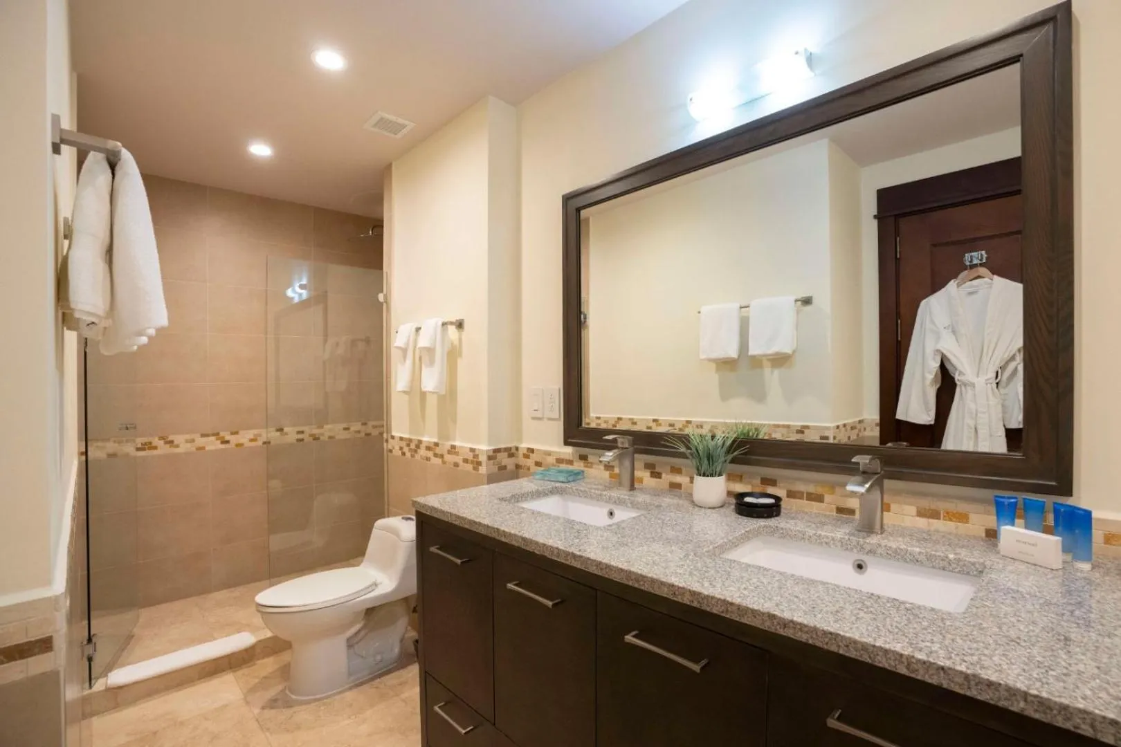 Bathroom in Crocs Resort & Casino