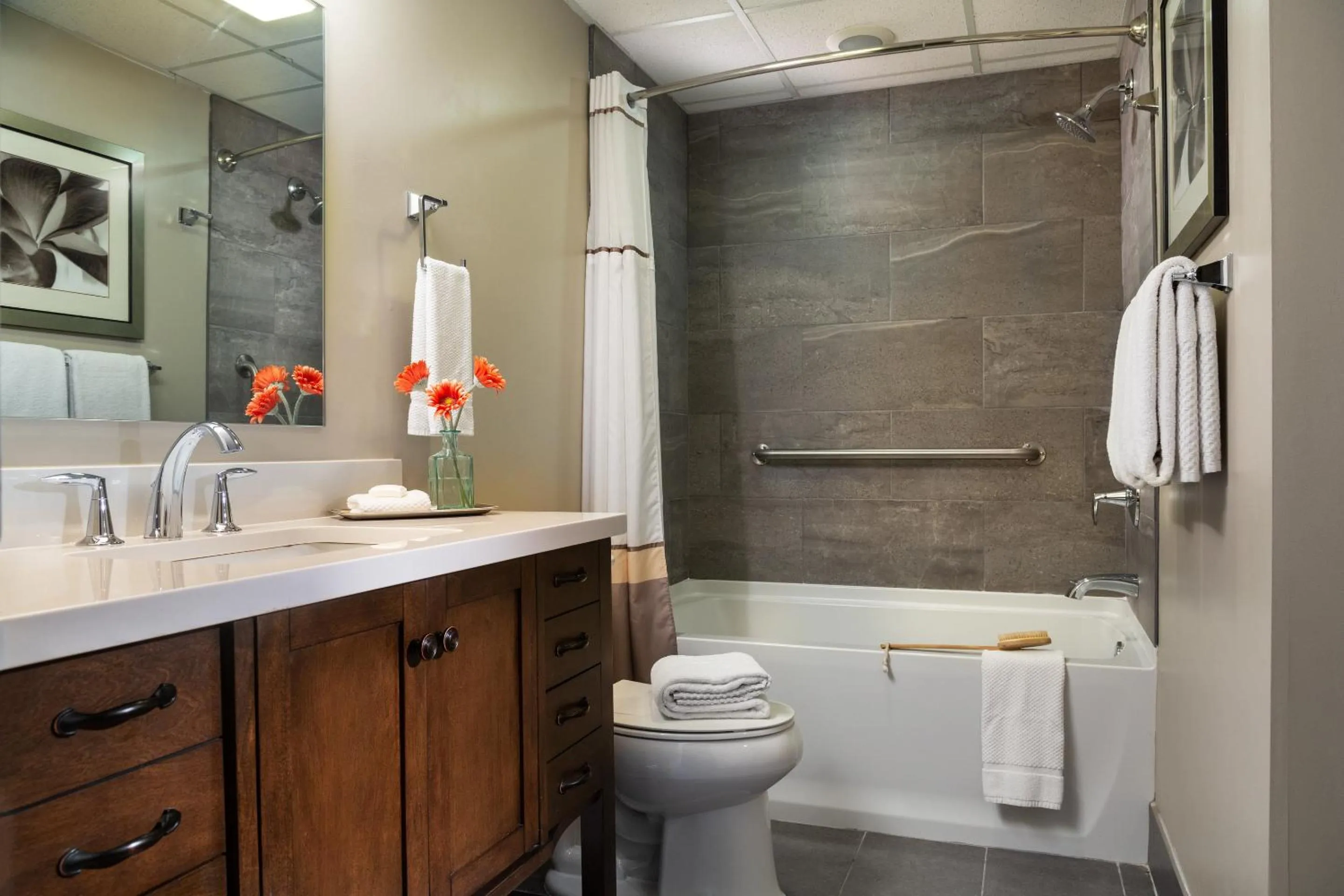 Bathroom in Meadowbrook Inn