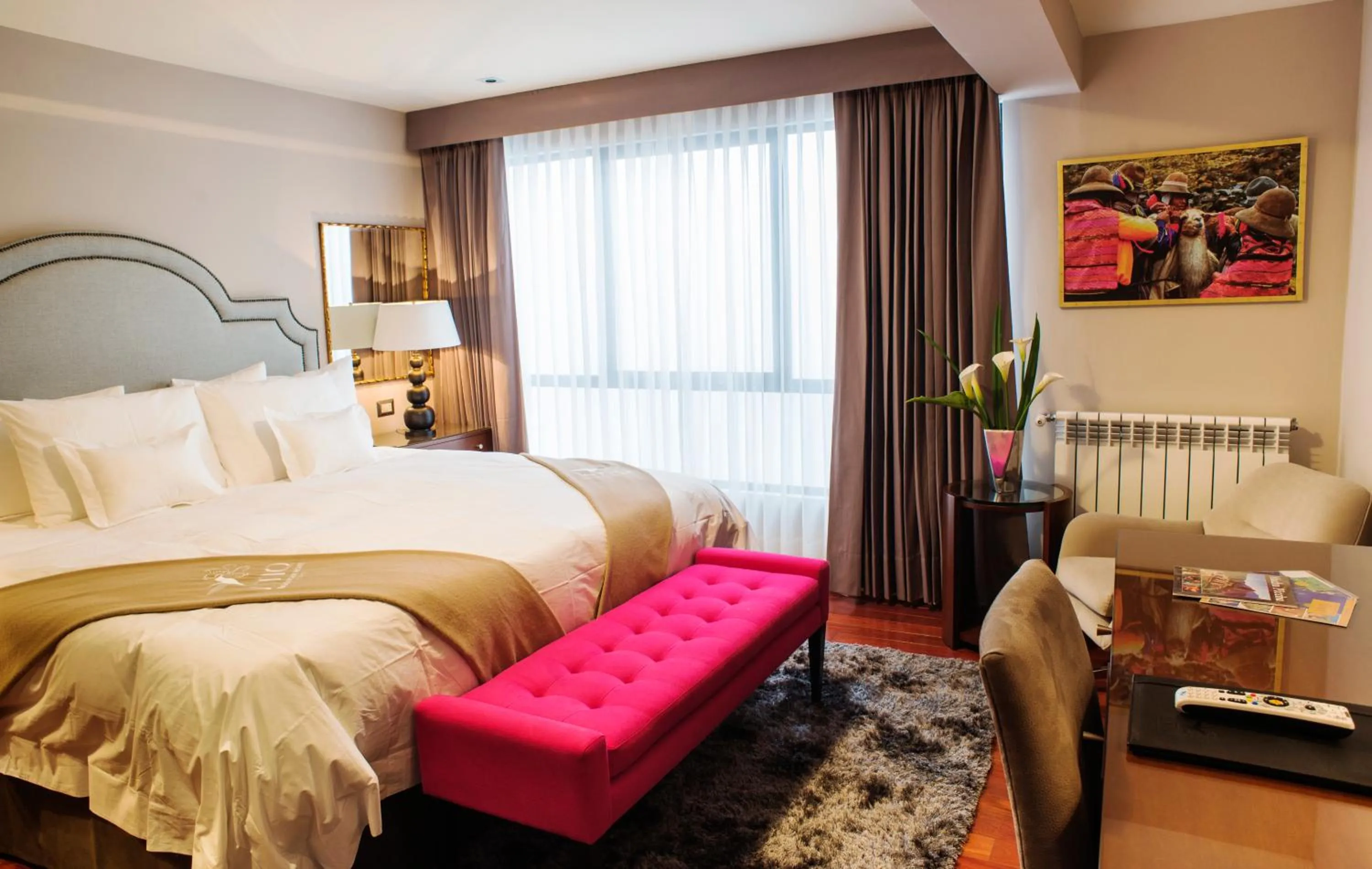 Photo of the whole room, Bed in Atiq Boutique Hotel