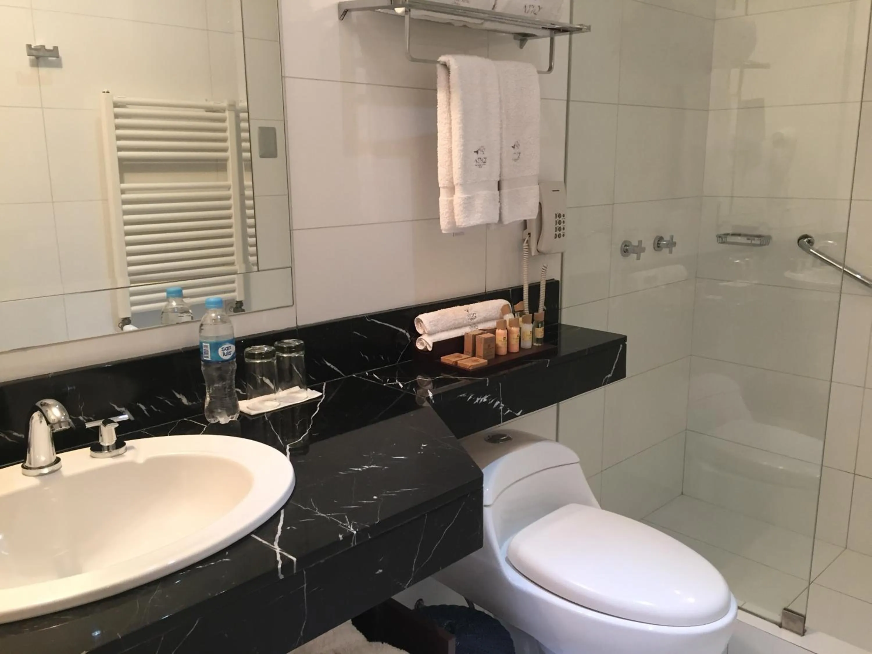 Bathroom in Atiq Boutique Hotel