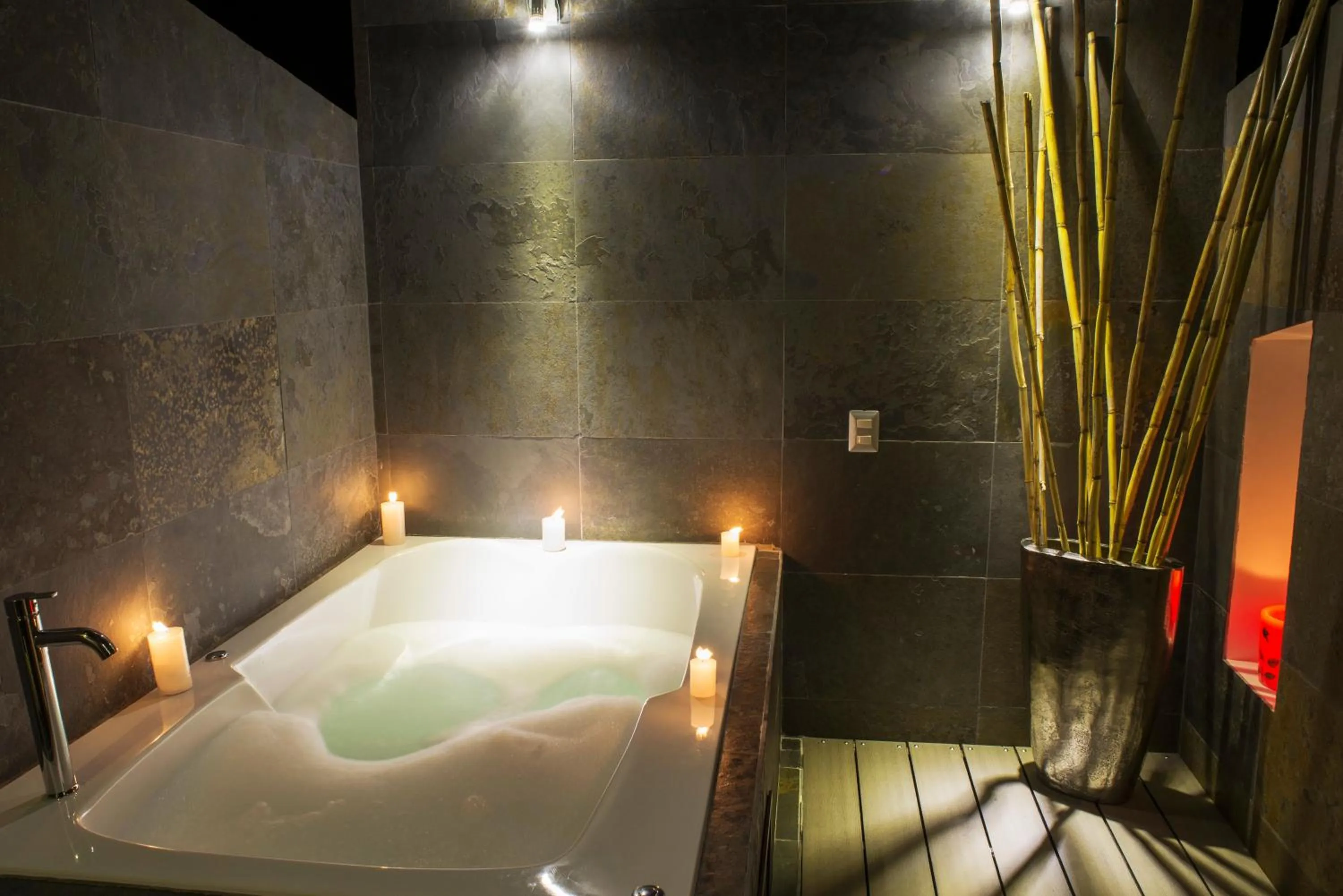 Hot Spring Bath in Atiq Boutique Hotel