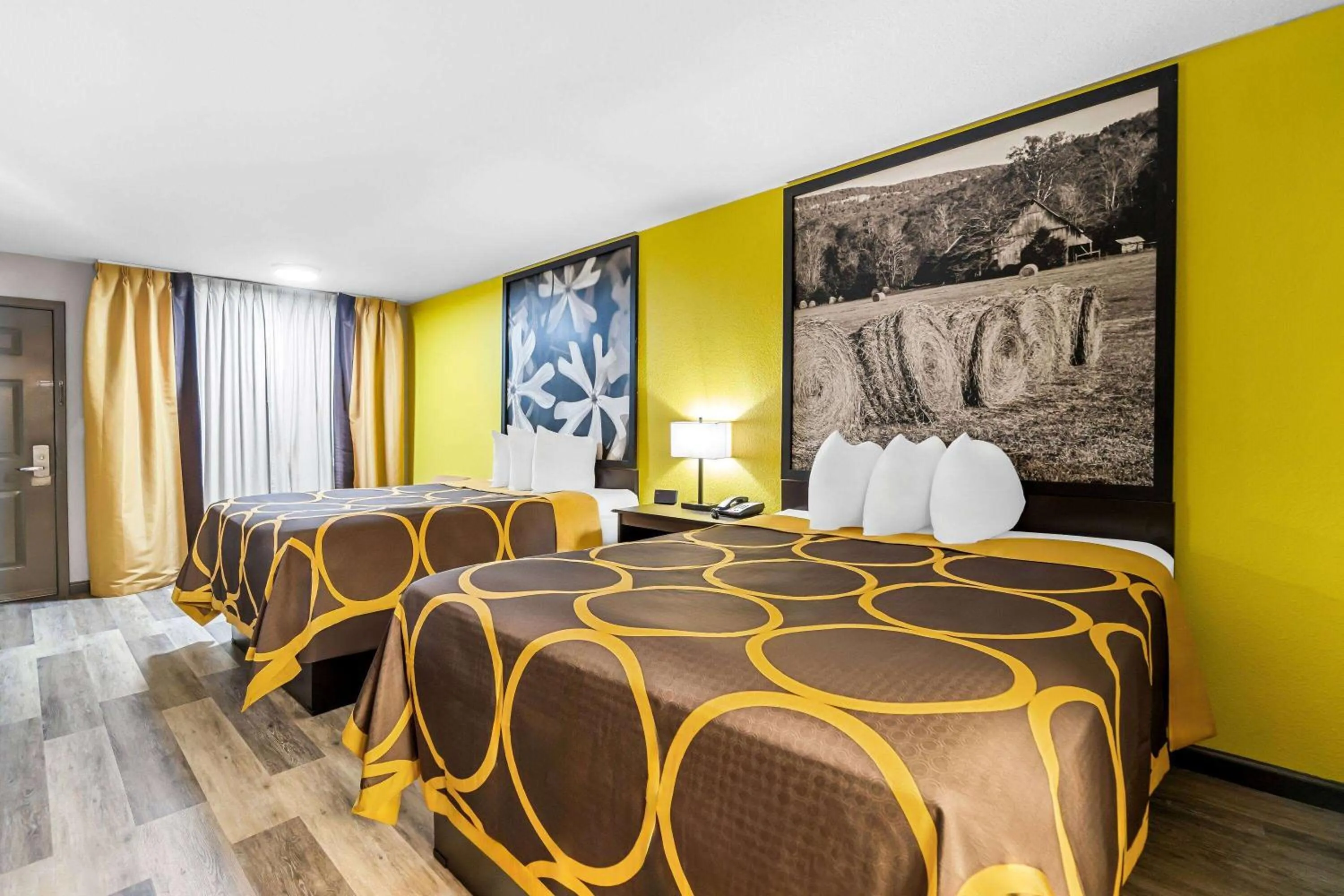 Bed in Super 8 by Wyndham Paragould